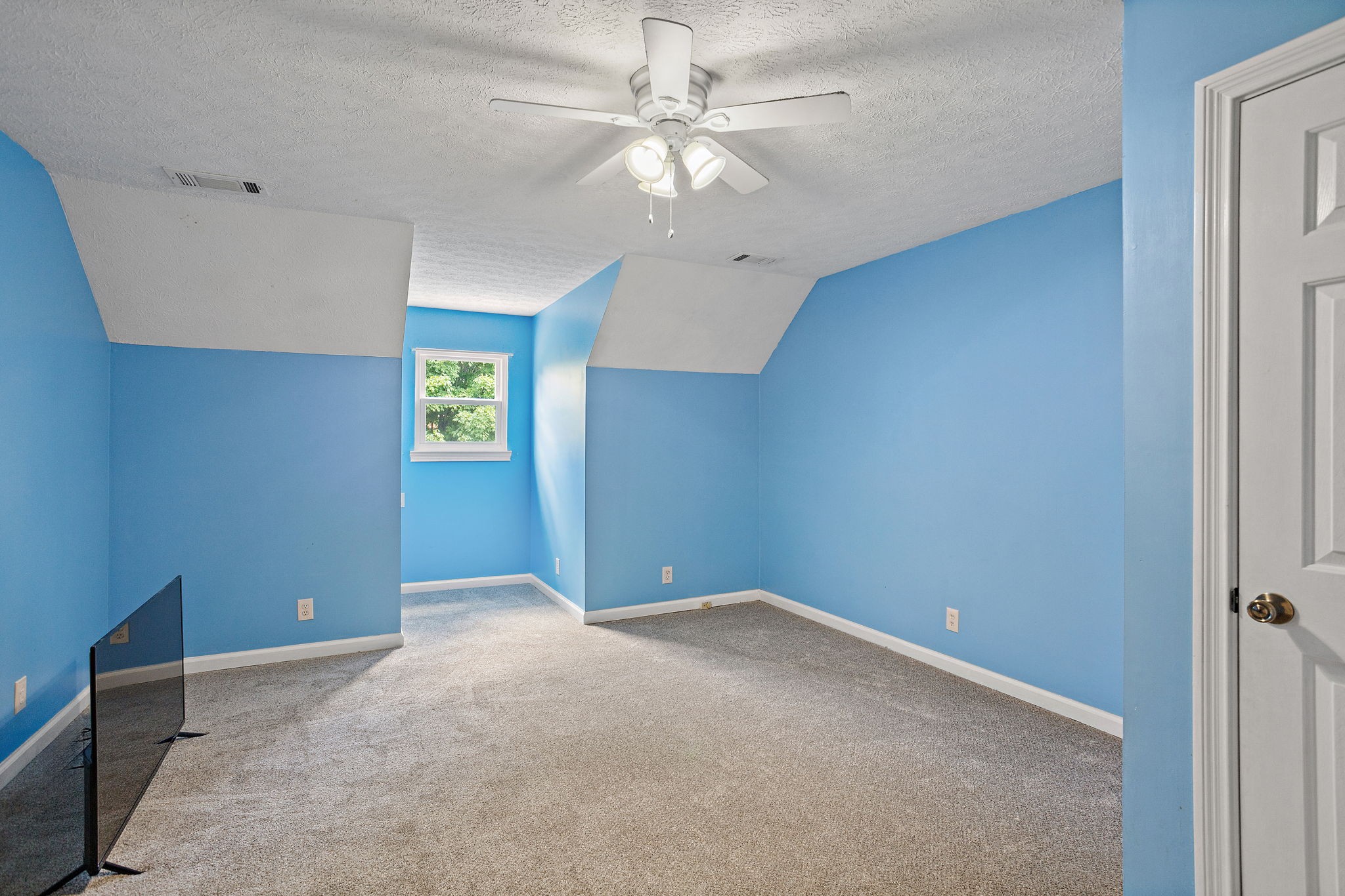 213 Lone Oak Dr Property Photo 31