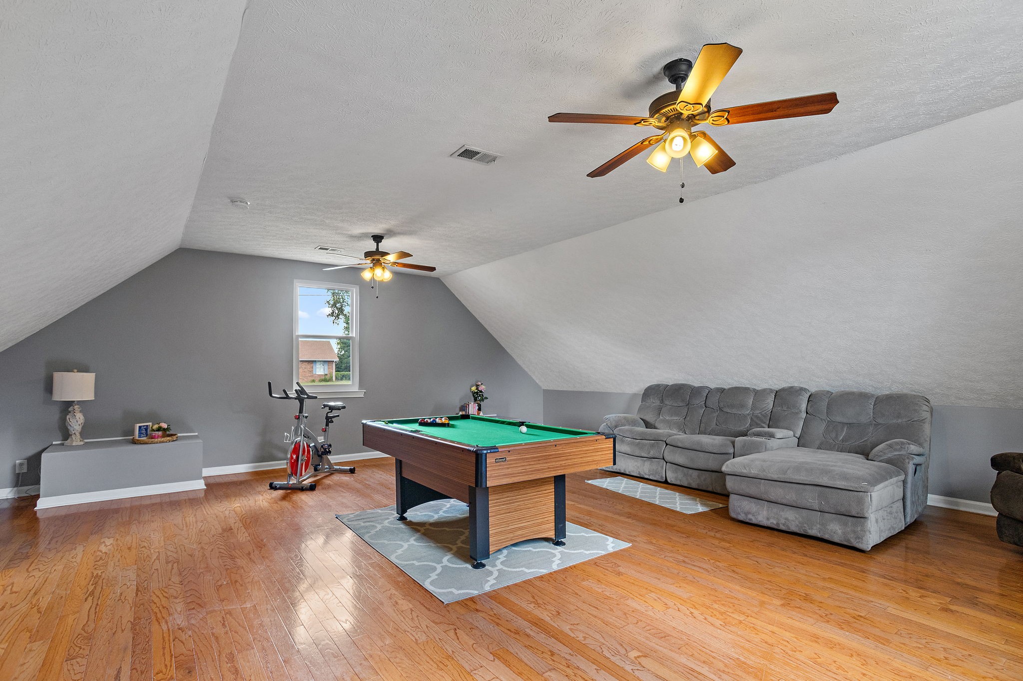 213 Lone Oak Dr Property Photo 33