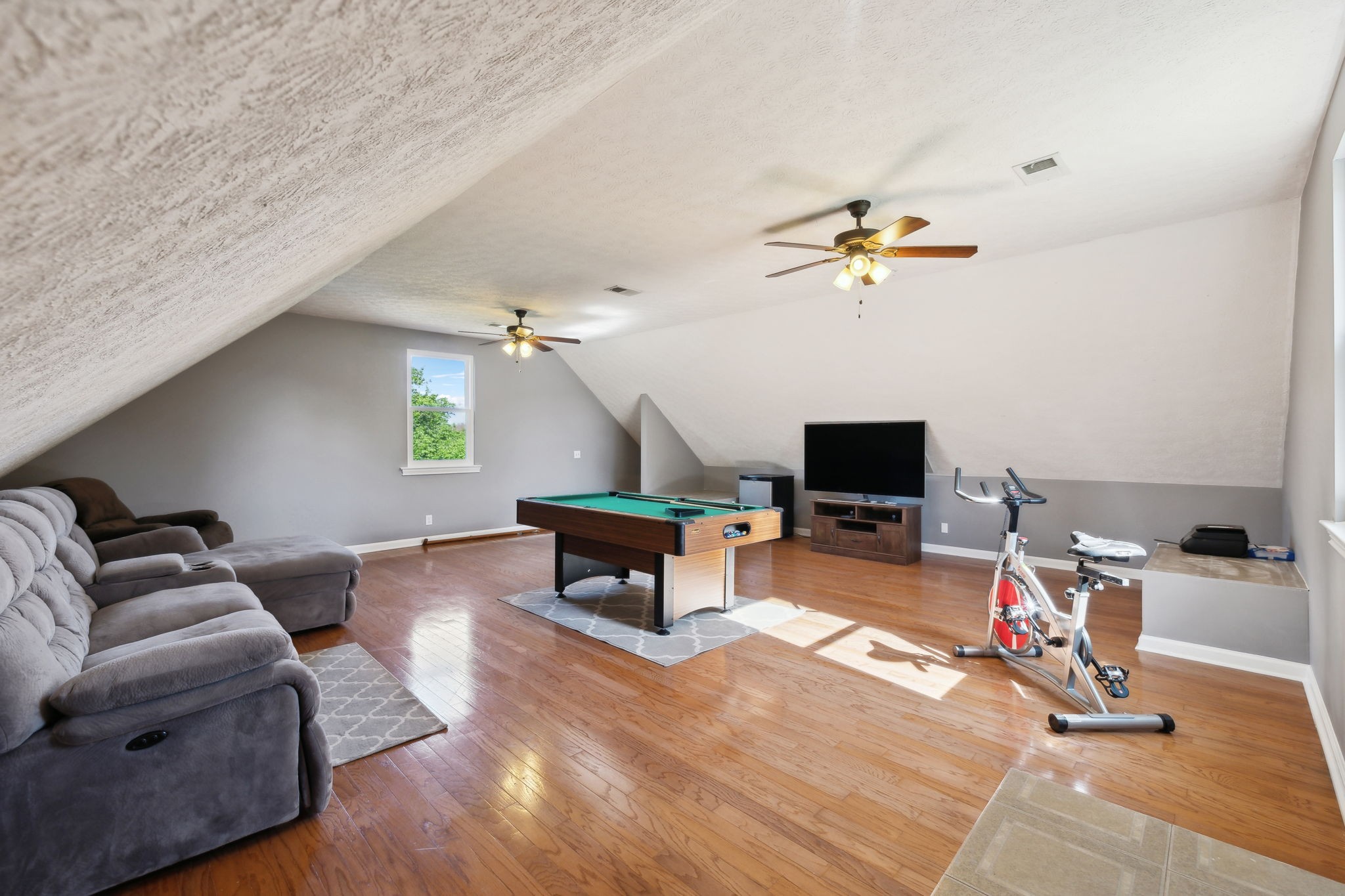 213 Lone Oak Dr Property Photo 34