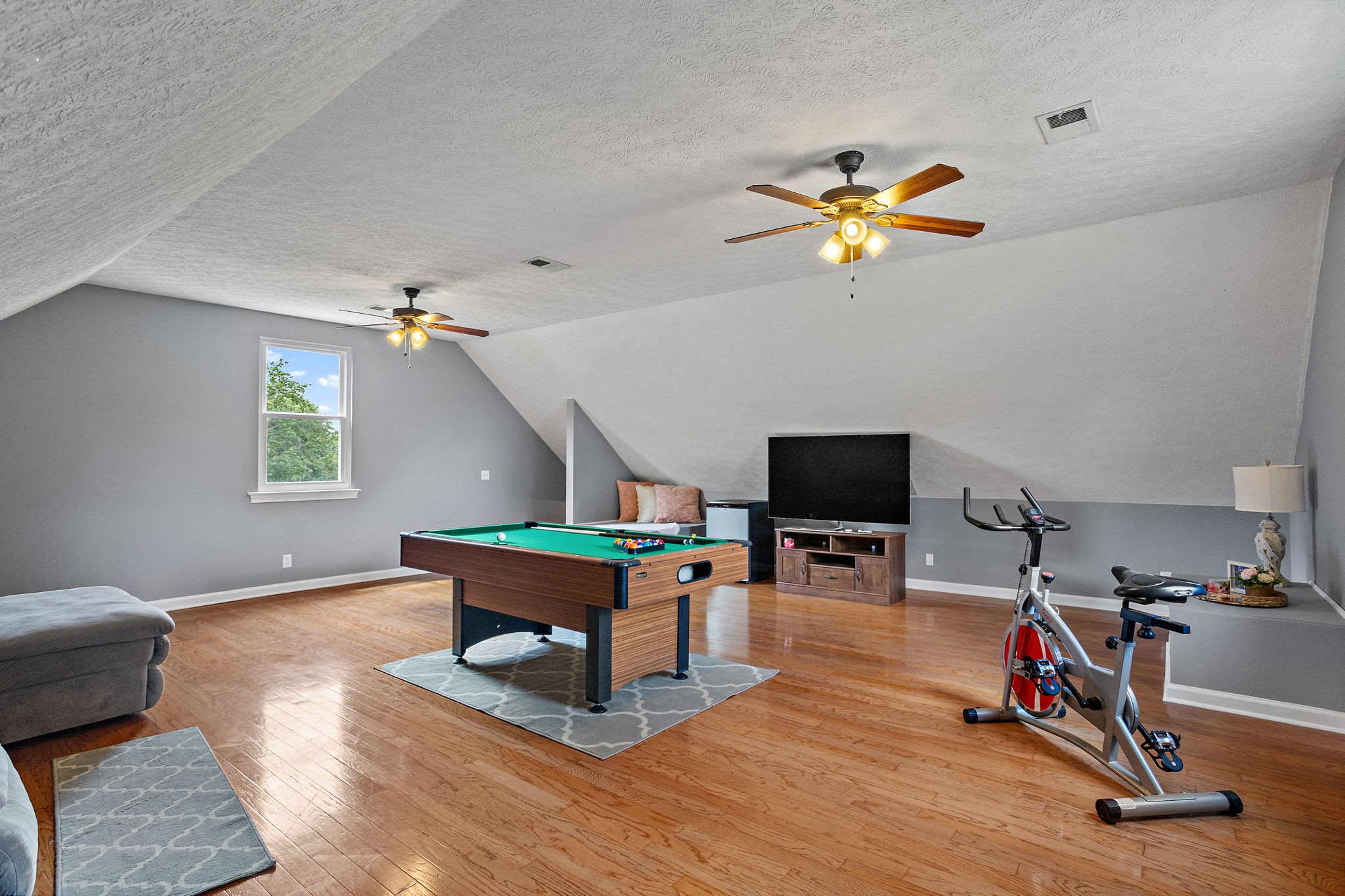 213 Lone Oak Dr Property Photo 35