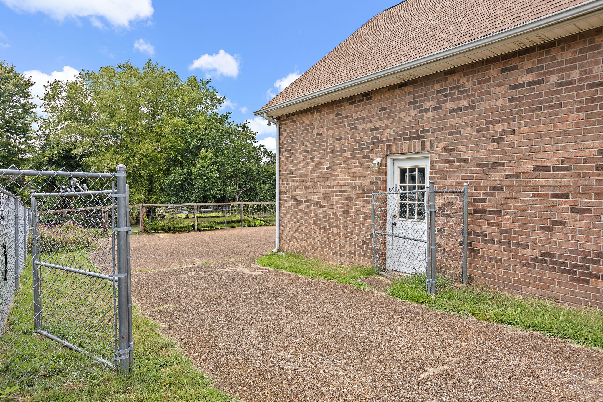 213 Lone Oak Dr Property Photo 47