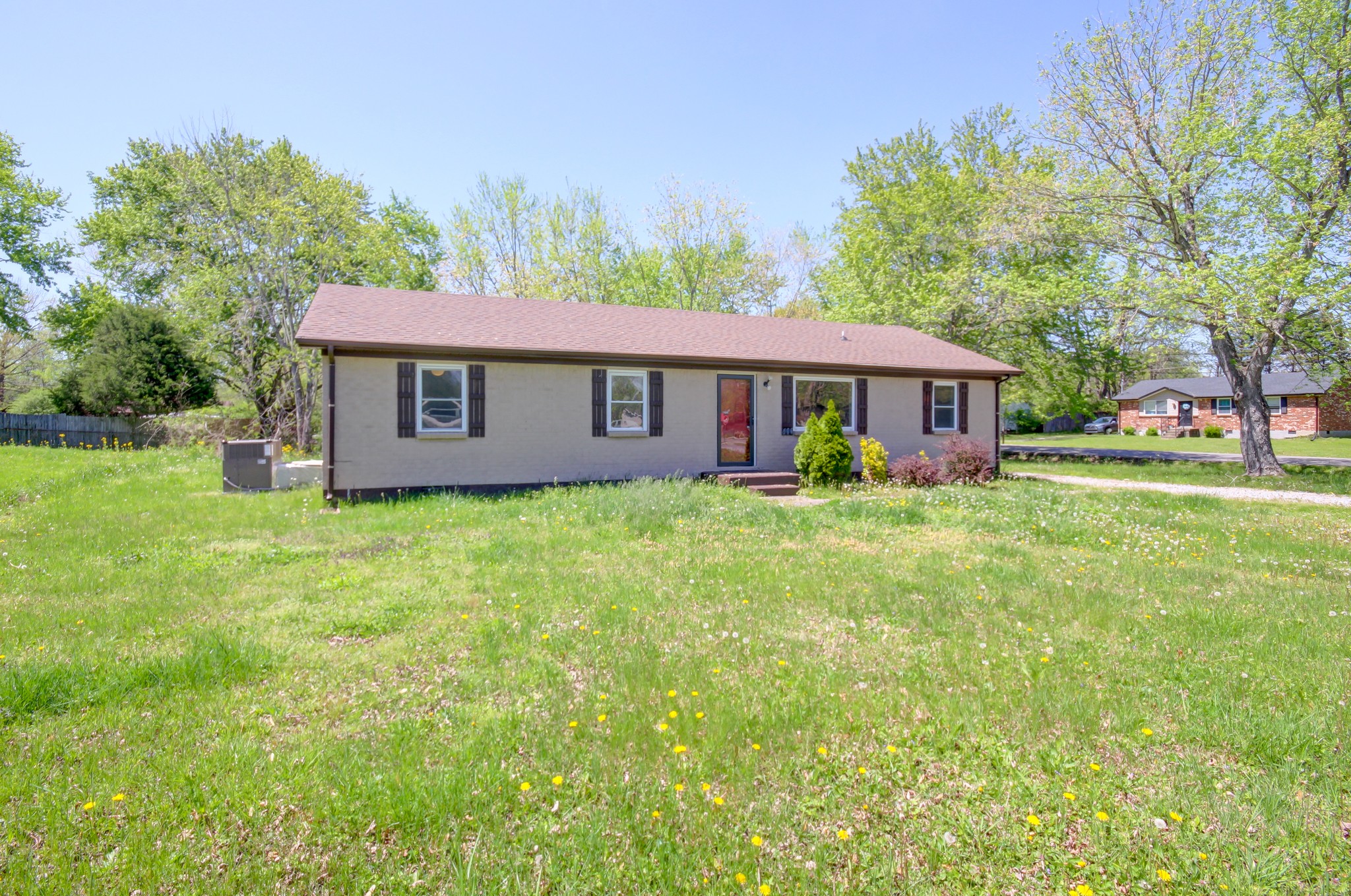 400 N Magnolia Dr Property Photo 1