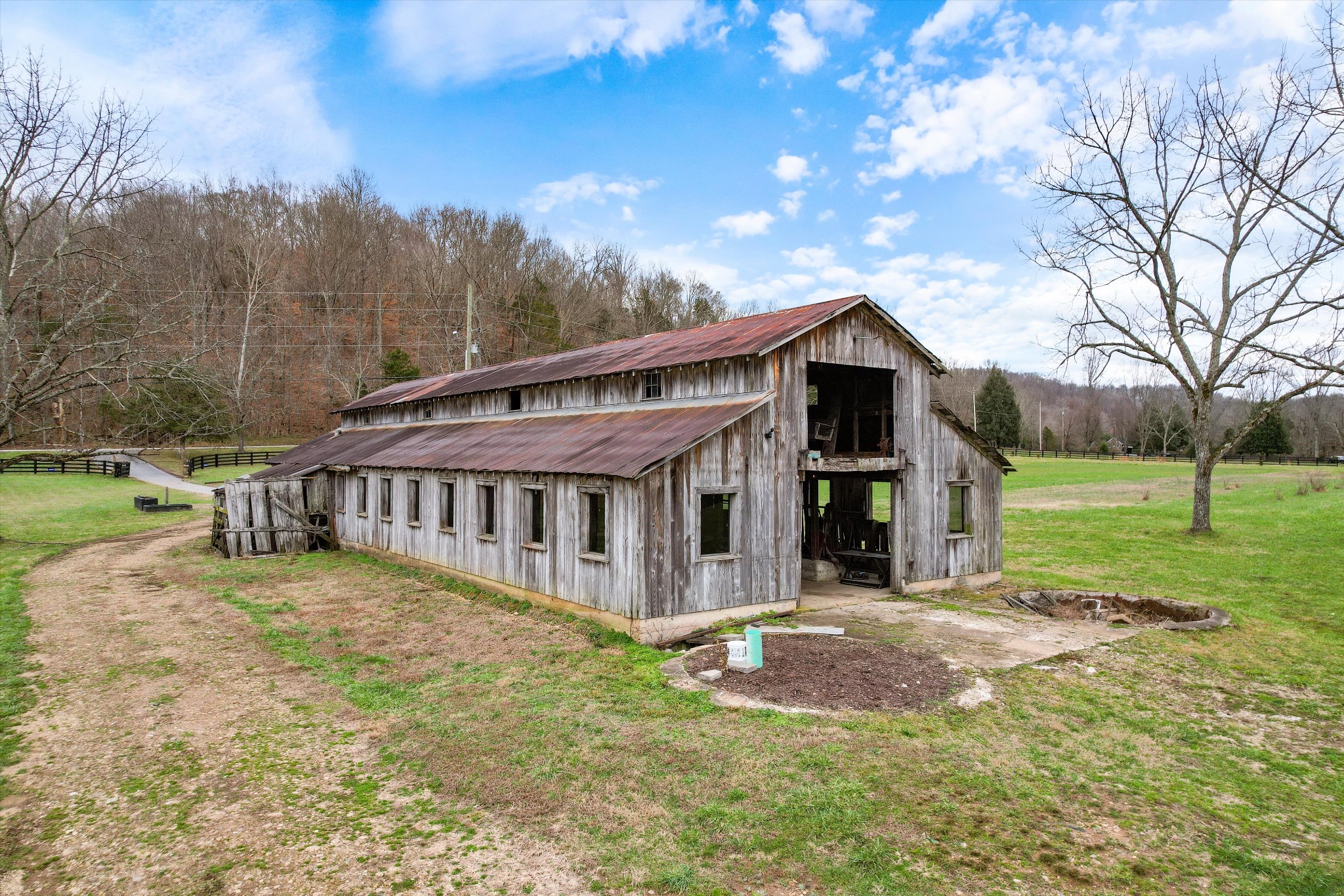 5285 Old Harding Road Property Photo 6