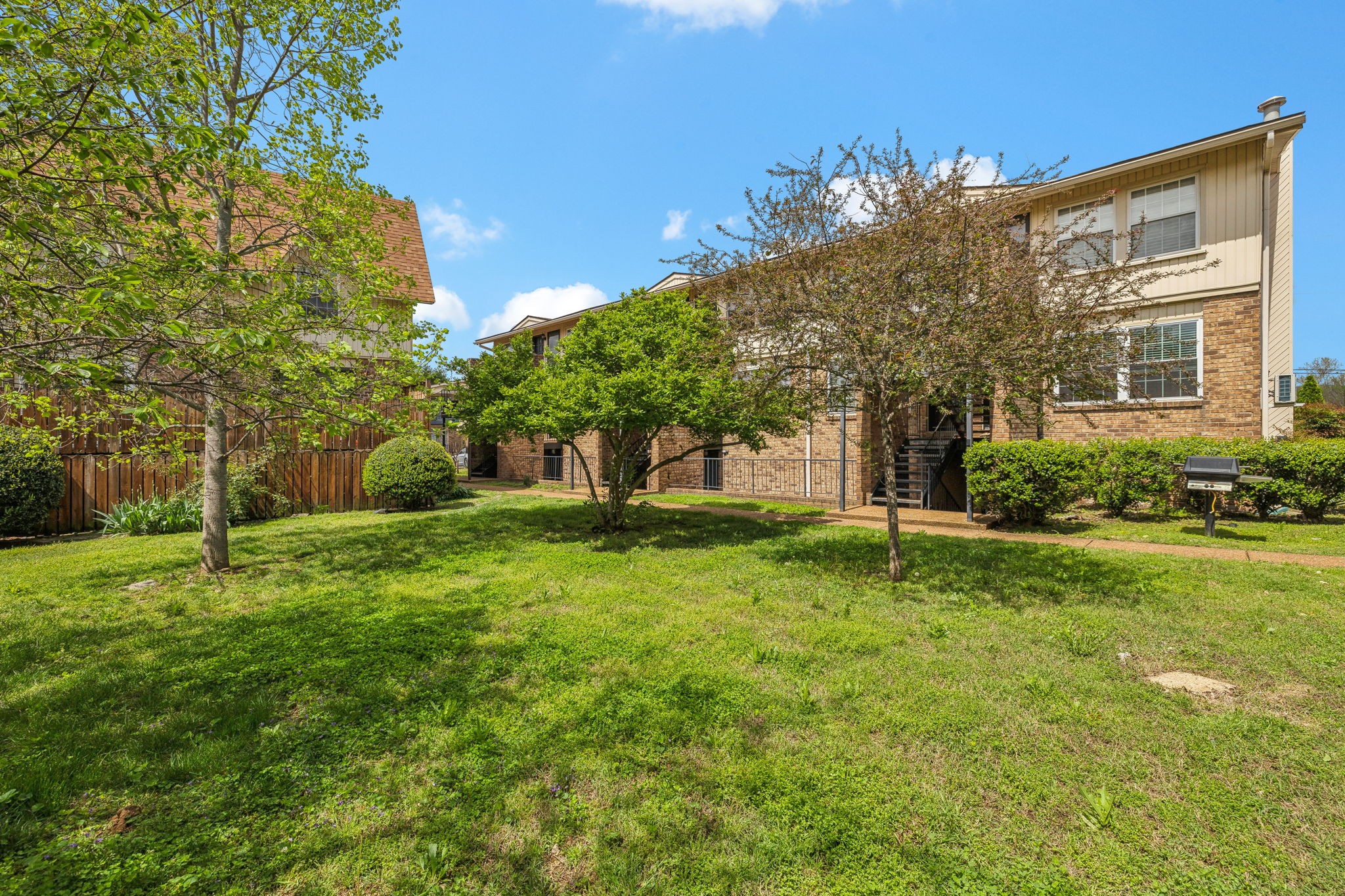 2116 Hobbs Rd Property Photo 6