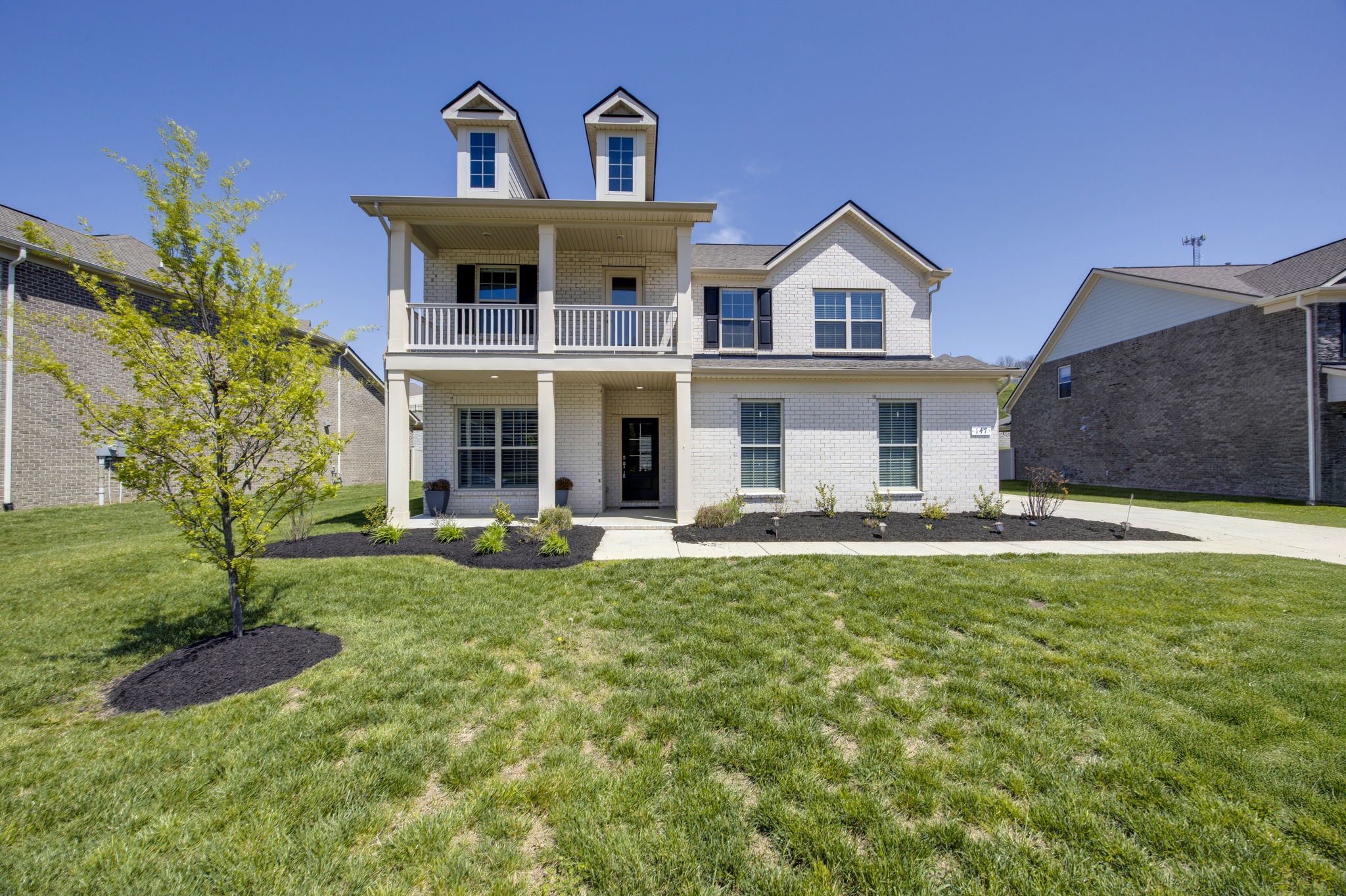 147 Macy Dr Property Photo 1