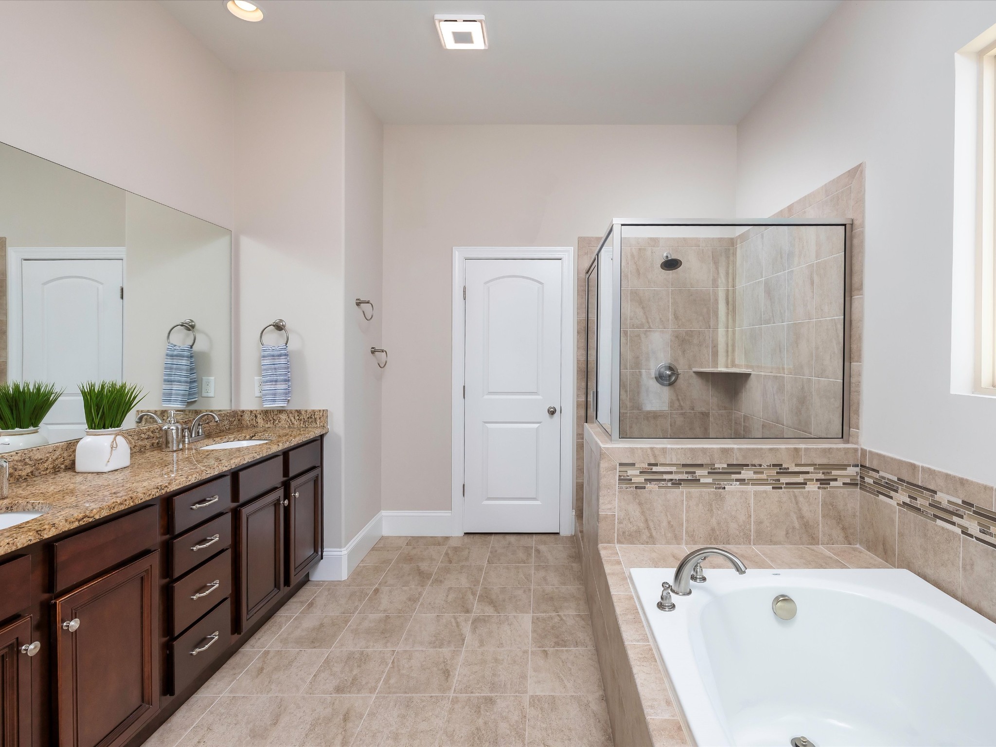 3181 Appian Way Property Photo 23