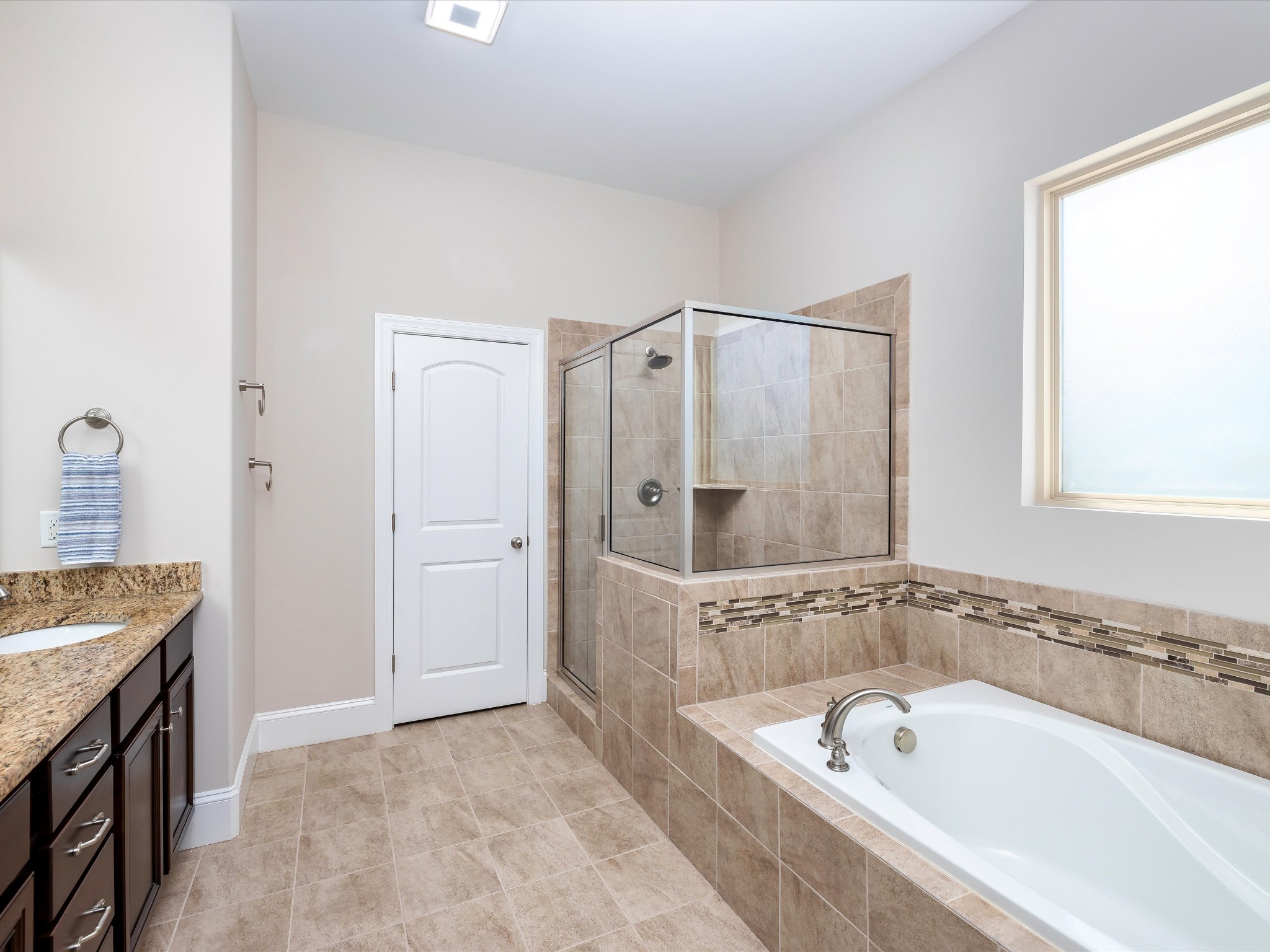 3181 Appian Way Property Photo 24