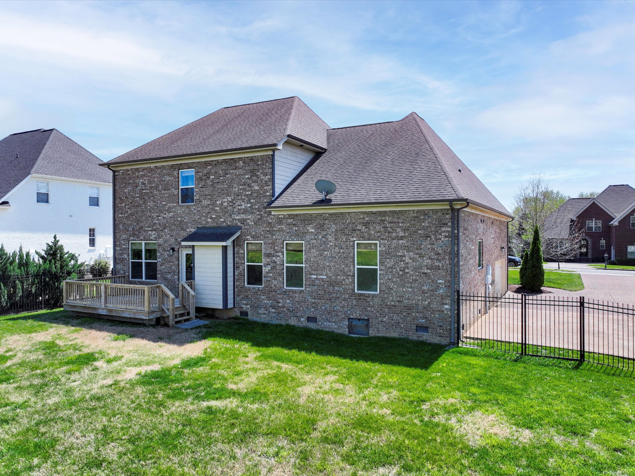 3181 Appian Way Property Photo 40