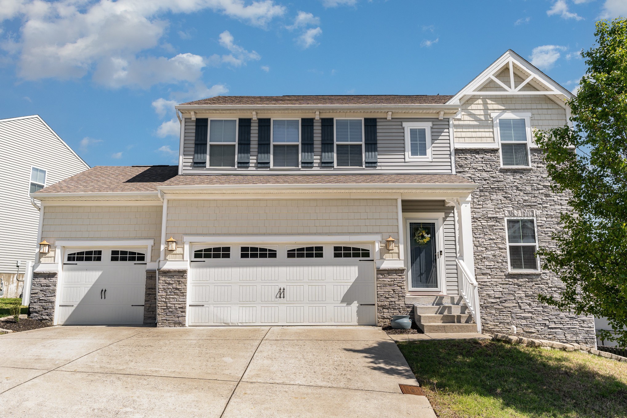 904 Fairdale Ct Property Photo 1