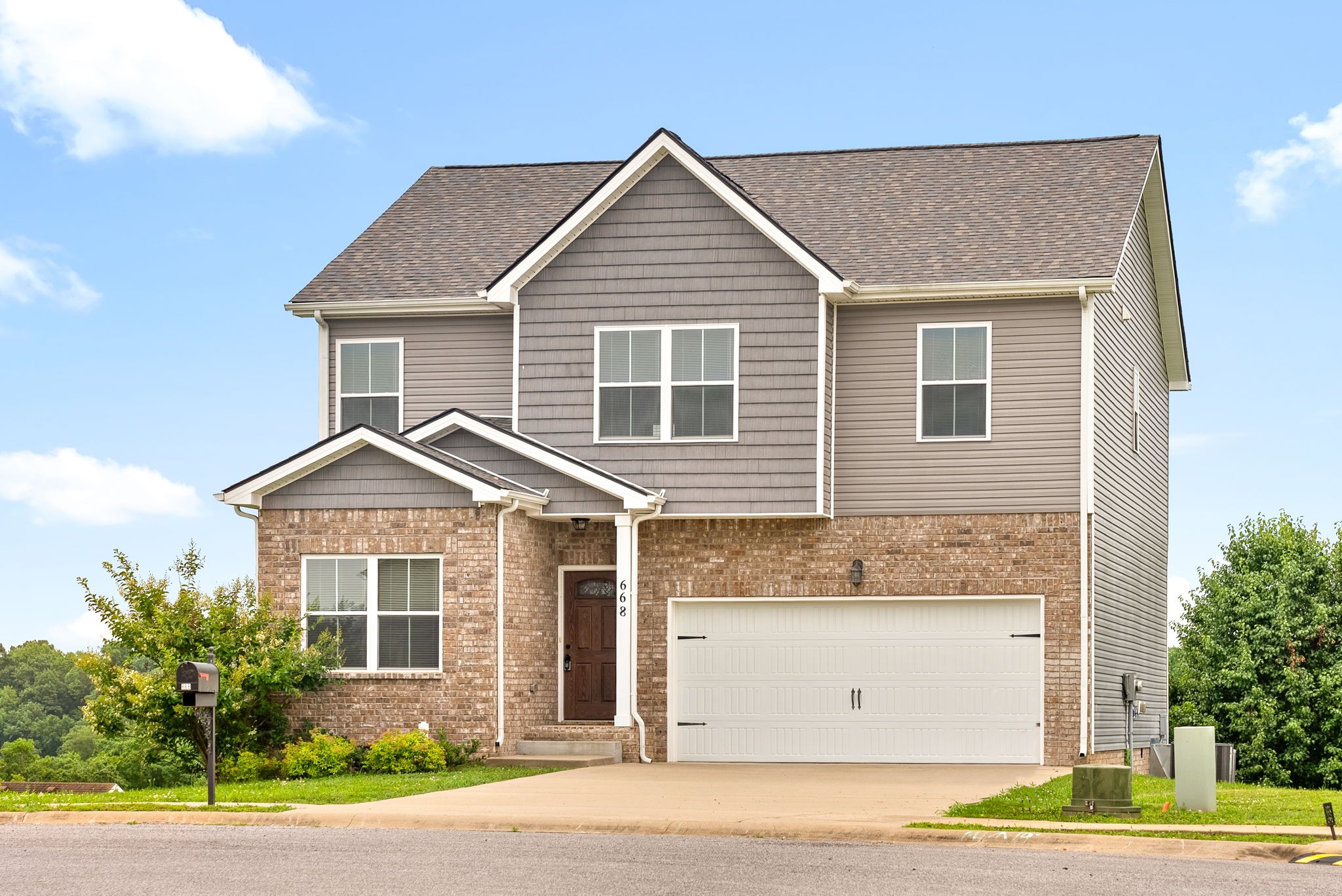 668 Crestone Ct Property Photo 1