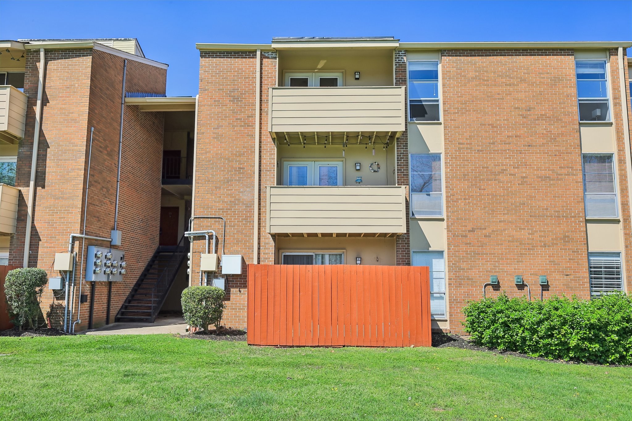 515 Basswood Ave Property Photo