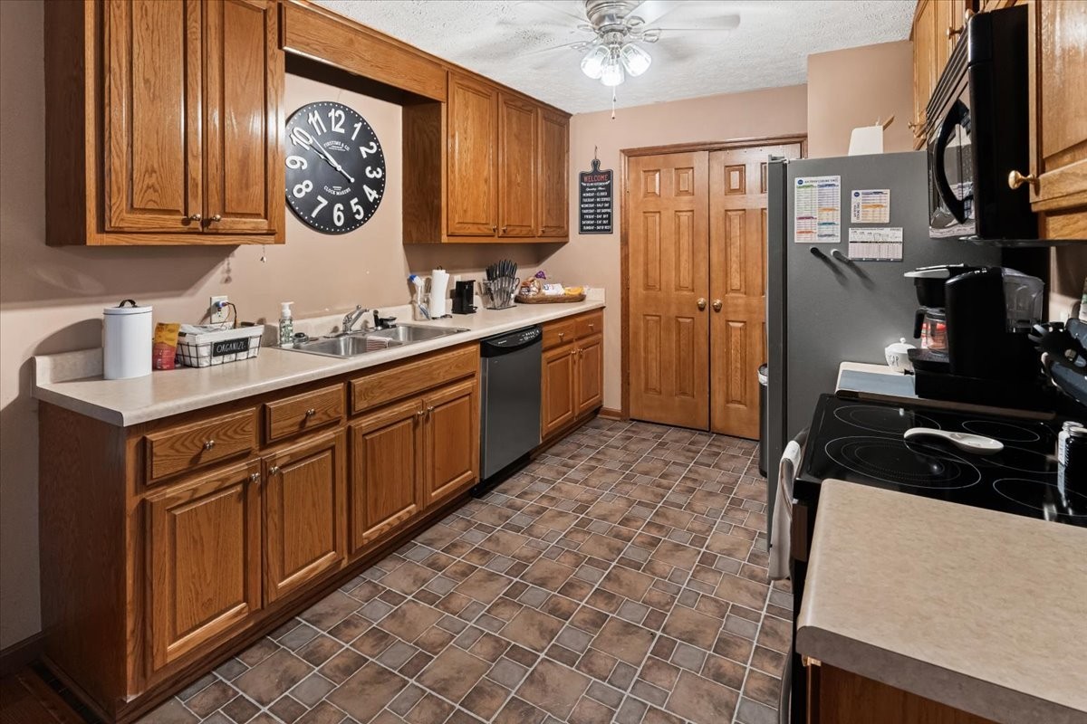 119 April Cir Property Photo 7