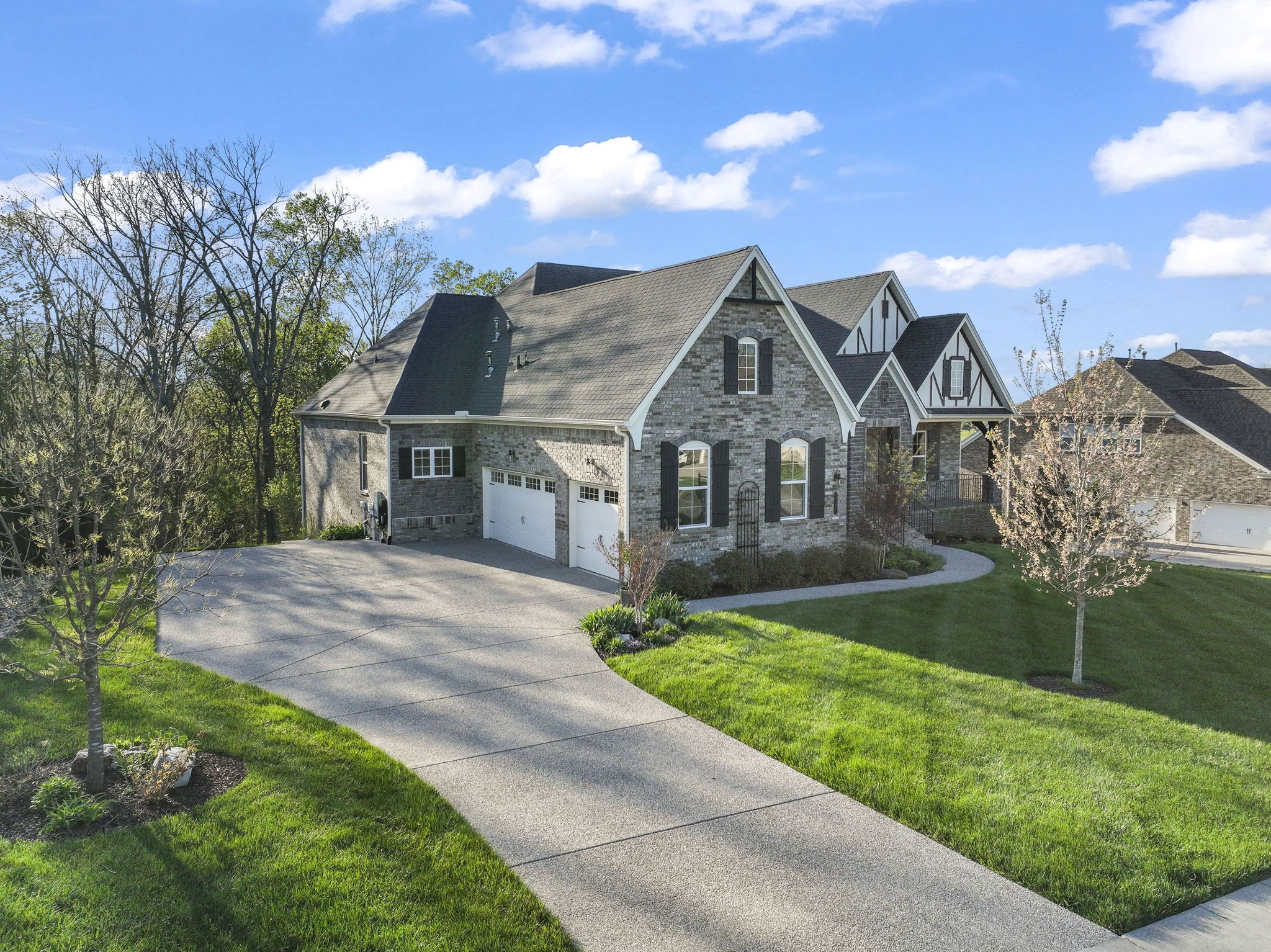 130 Brooksbank Dr Property Photo 4