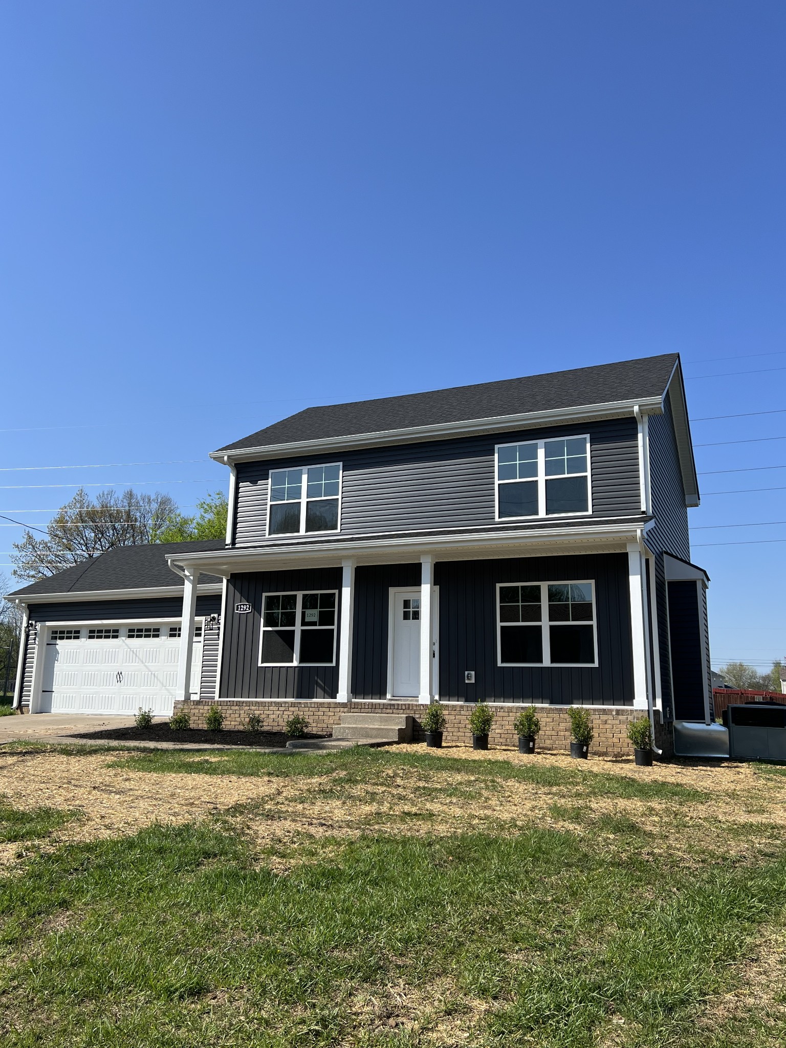 1292 Archwood Dr Property Photo 3