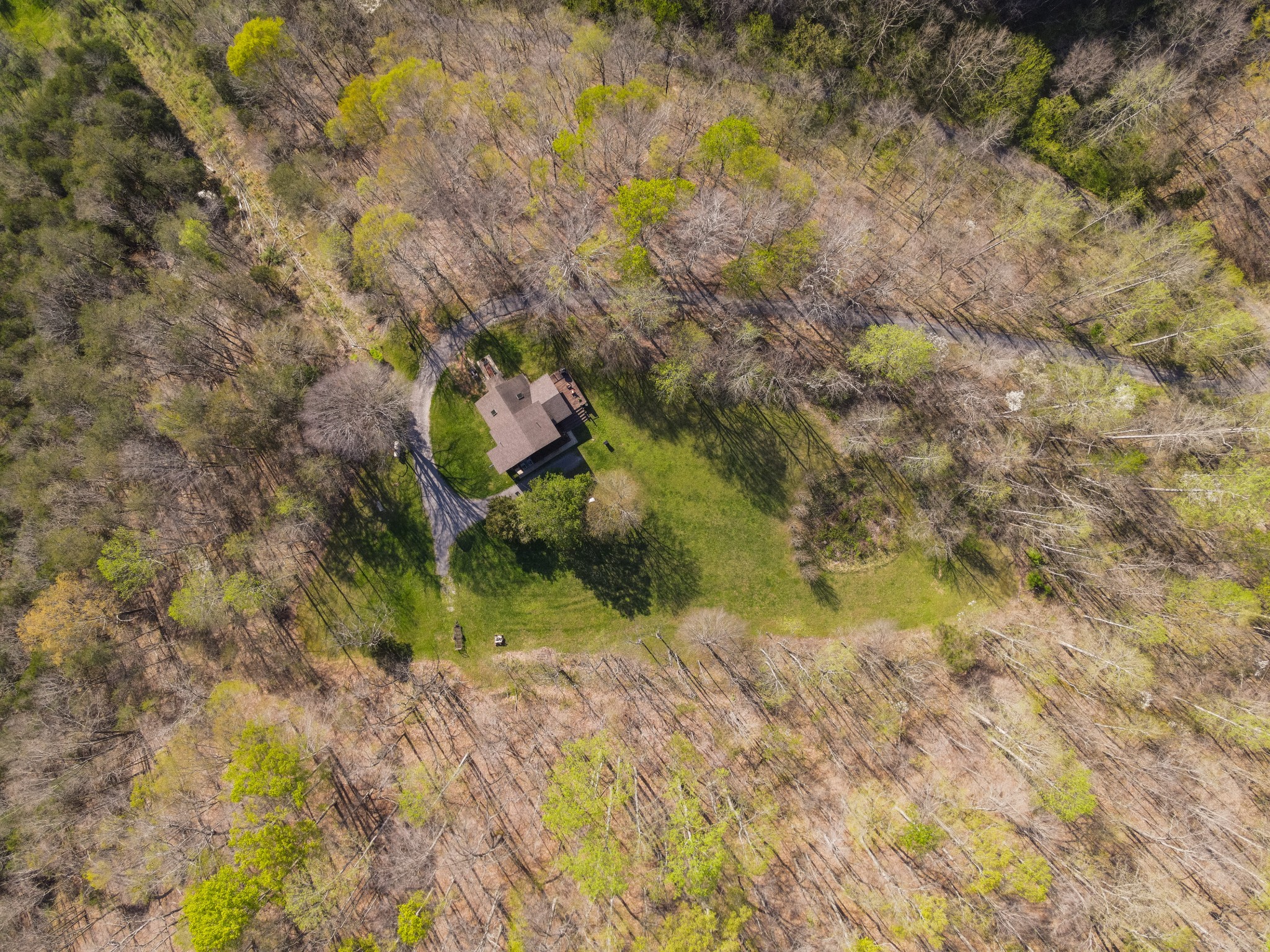 2673 Flynns Creek Rd Property Photo 2