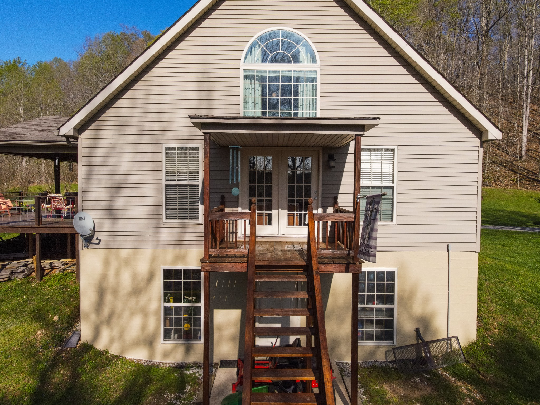 2673 Flynns Creek Rd Property Photo 4