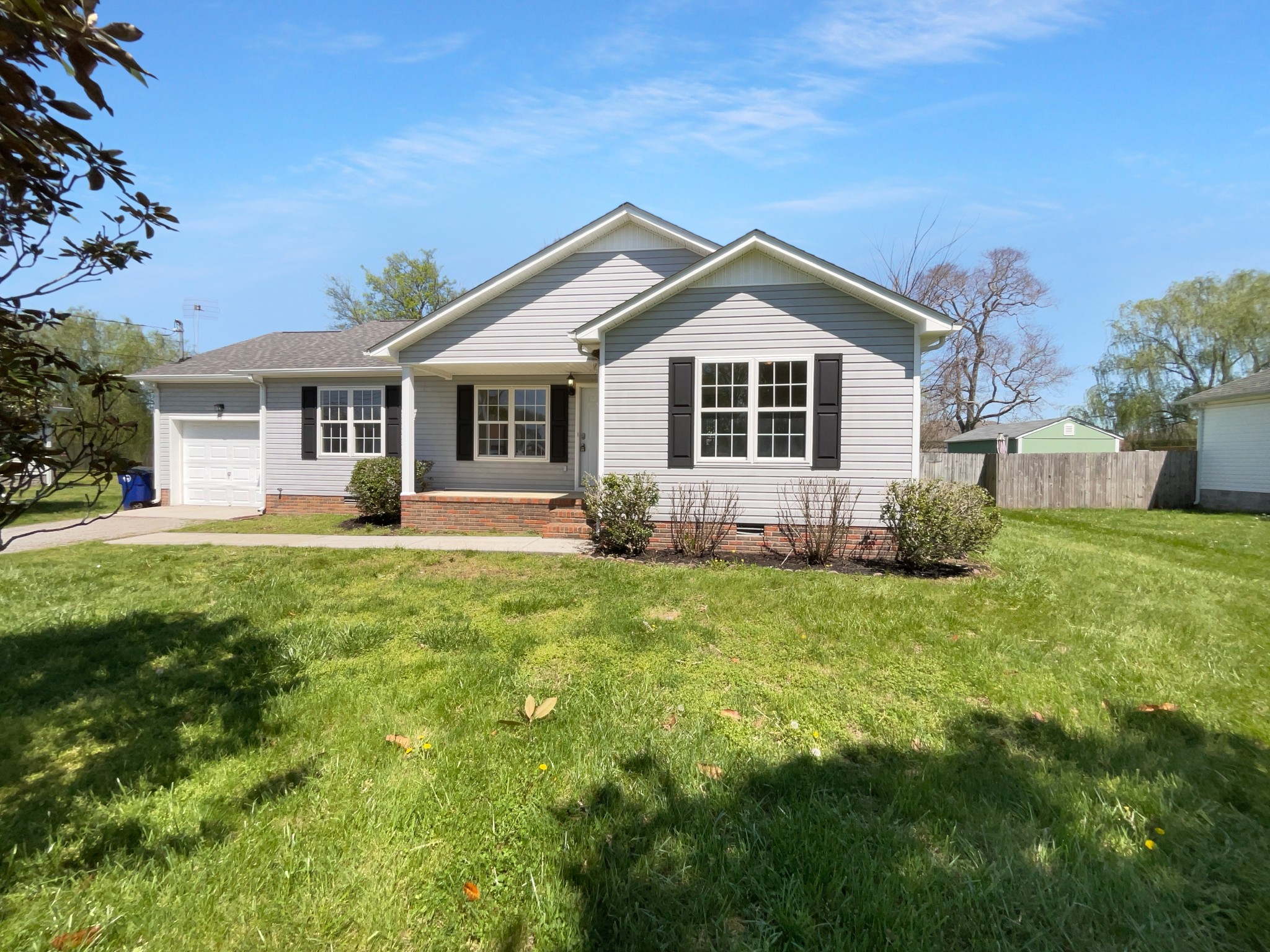 2305 Forrest Fields Dr Property Photo