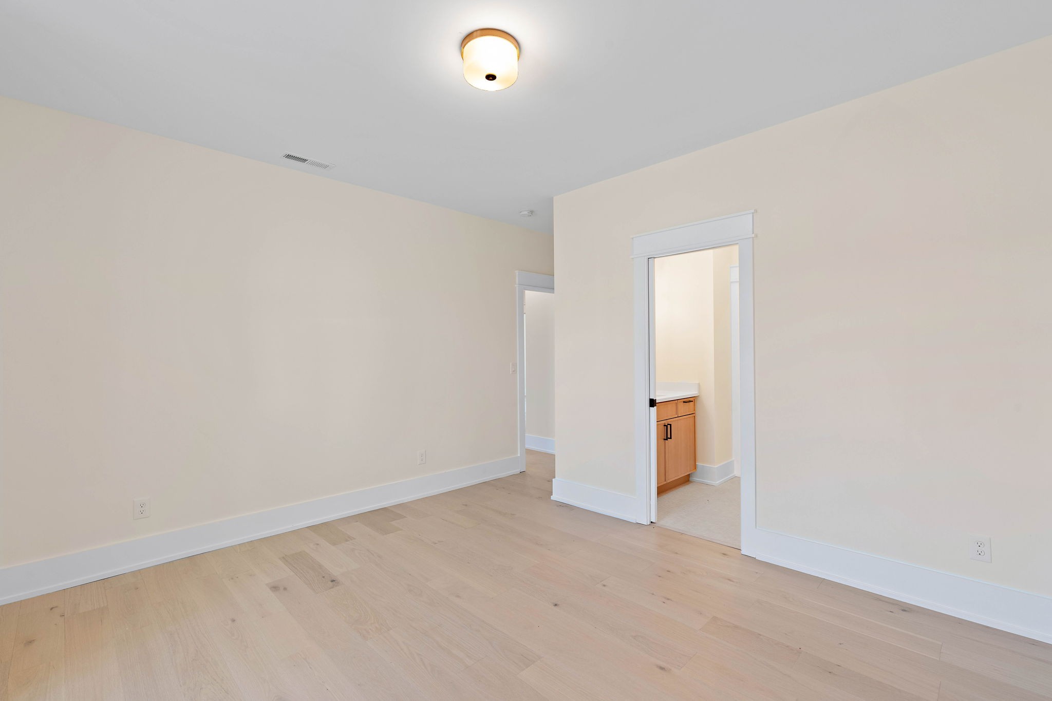 736 Douglas Ave Property Photo 32