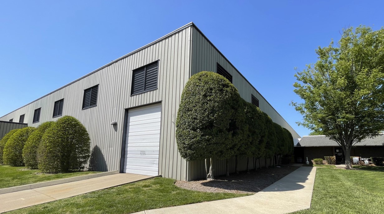 1810 Columbia Ave Property Photo 1