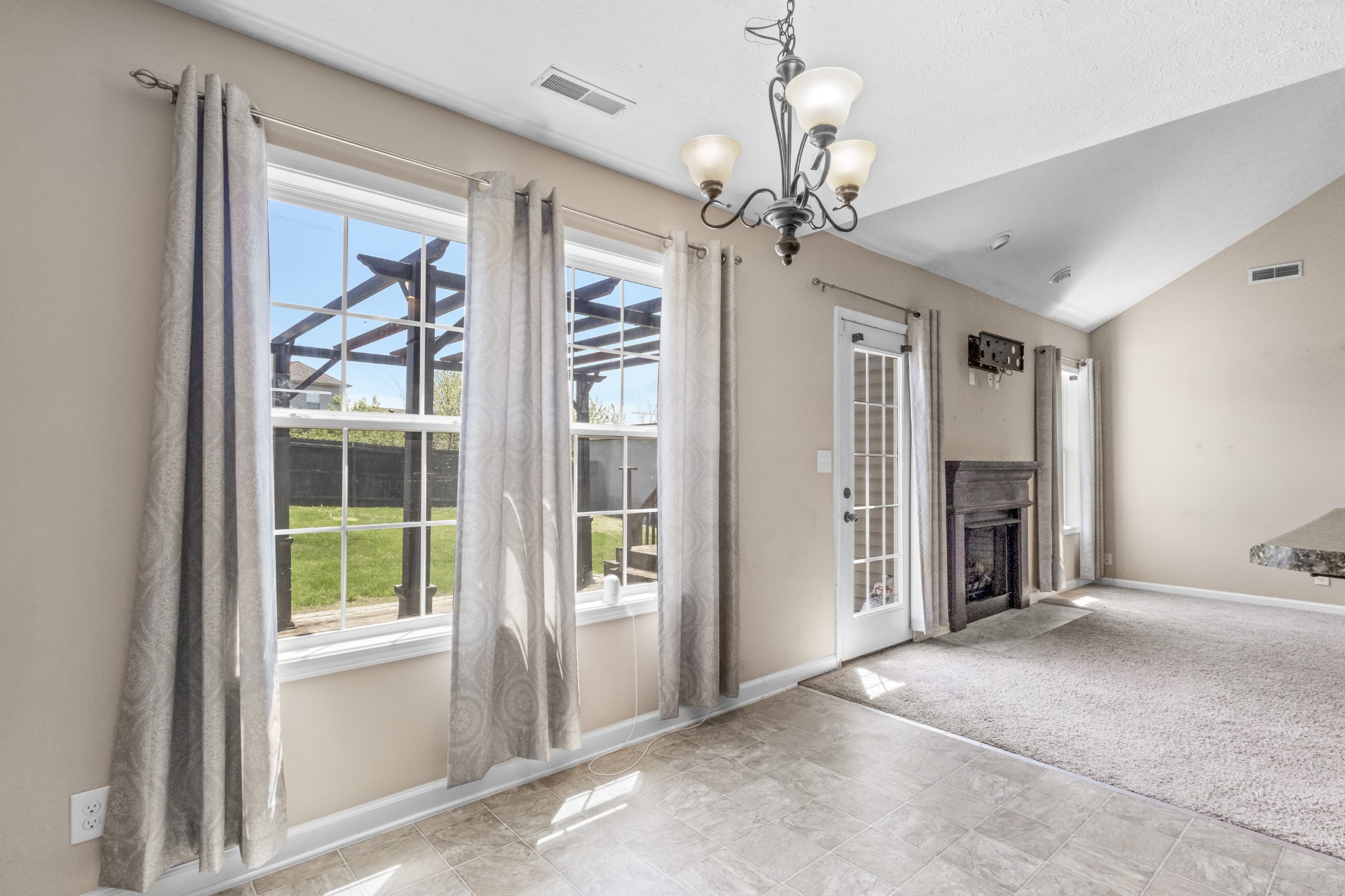 1995 General Neyland Drive Property Photo 12