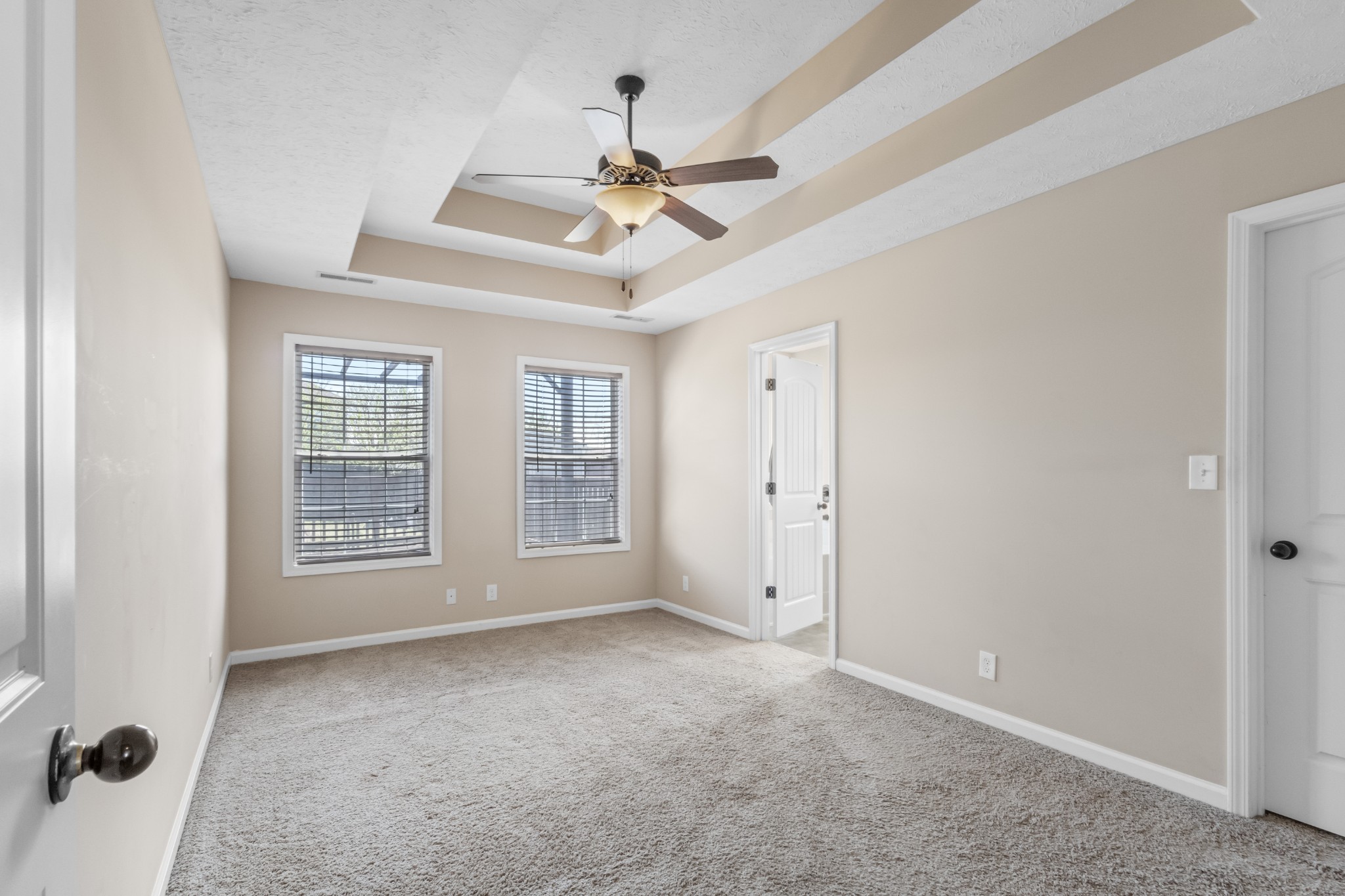 1995 General Neyland Drive Property Photo 13