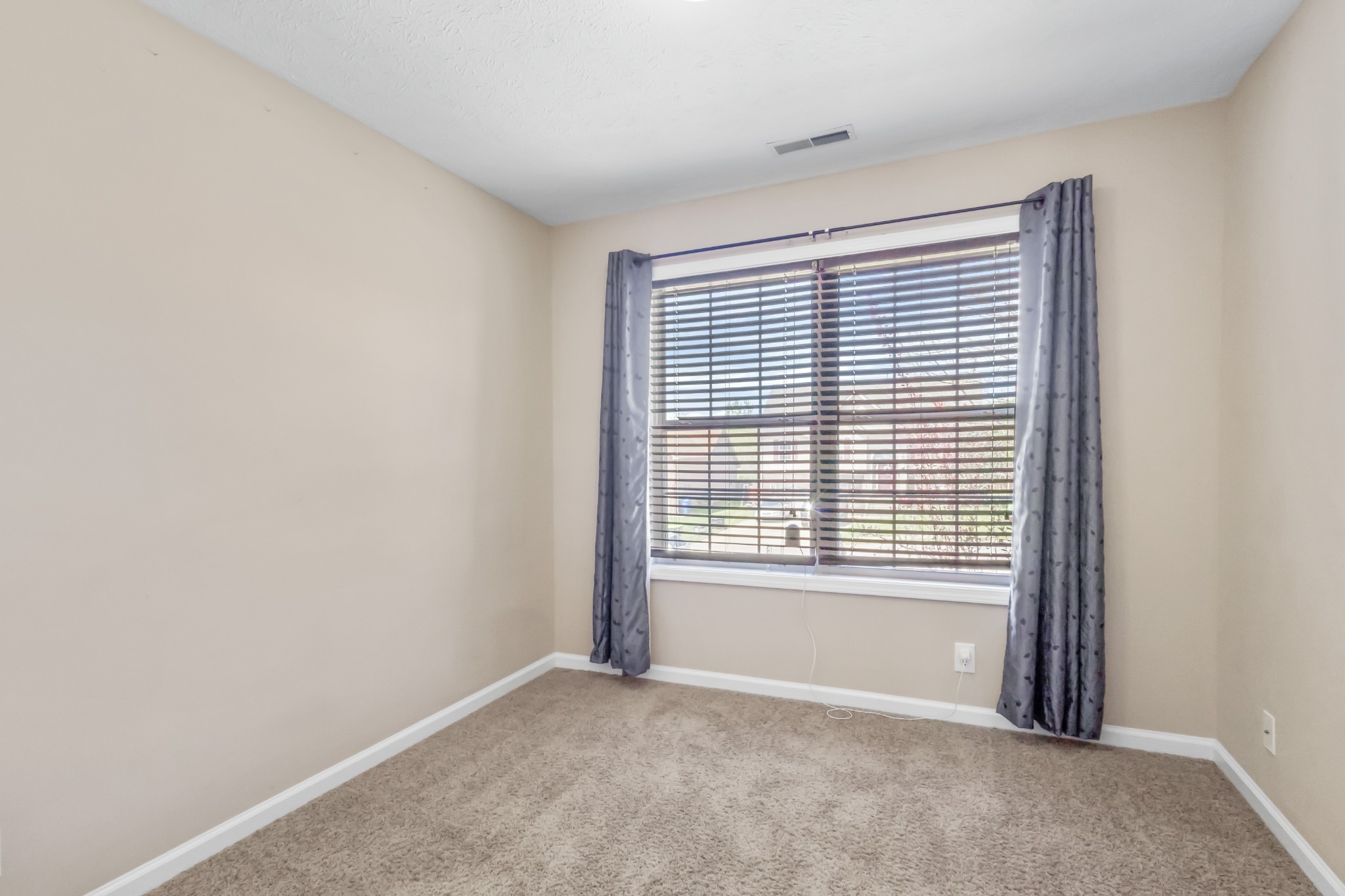 1995 General Neyland Drive Property Photo 18
