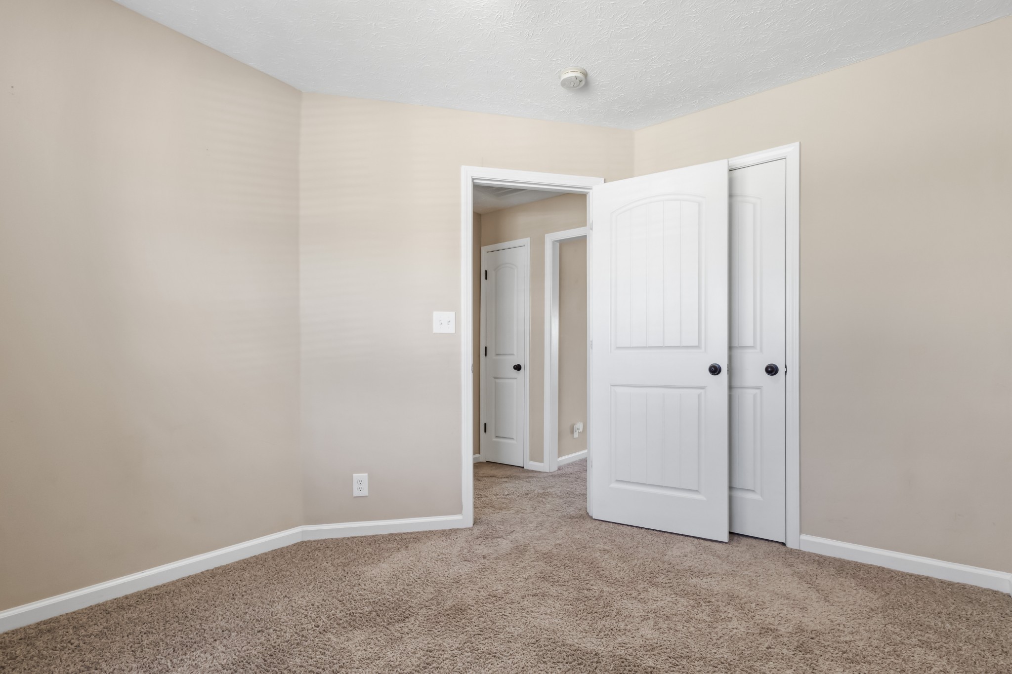 1995 General Neyland Drive Property Photo 19