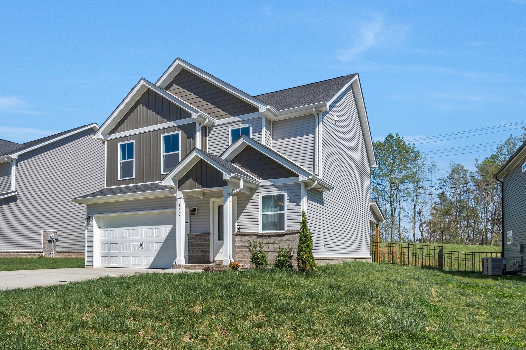 786 Limestone Way Property Photo 4