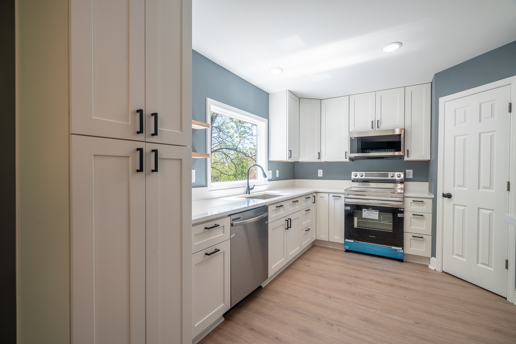 50 Kelton Rd Property Photo 4