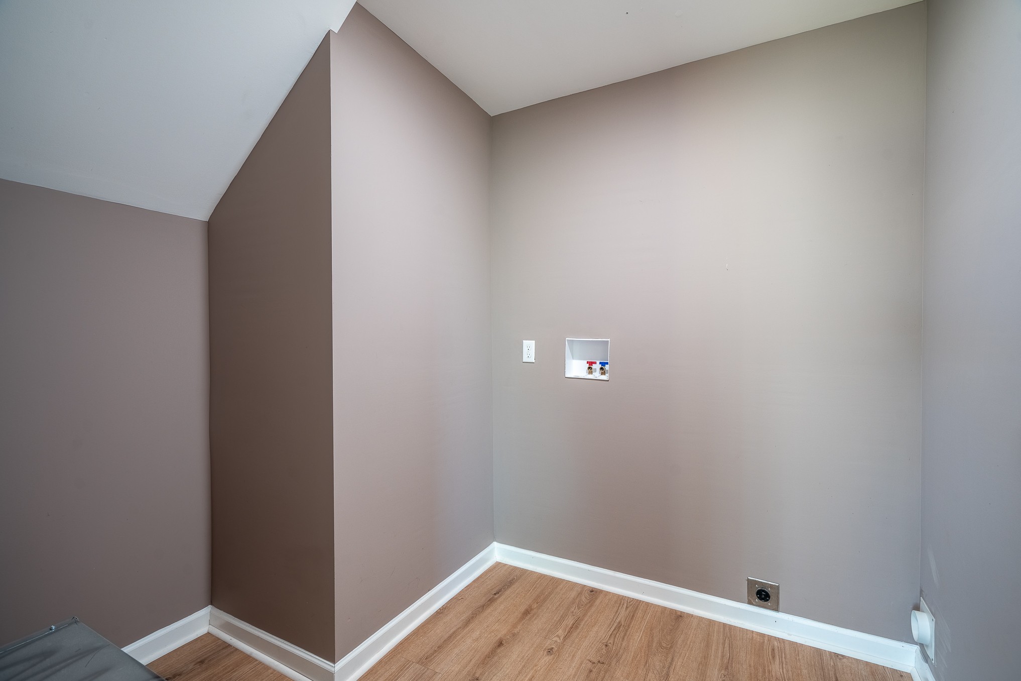 50 Kelton Rd Property Photo 19