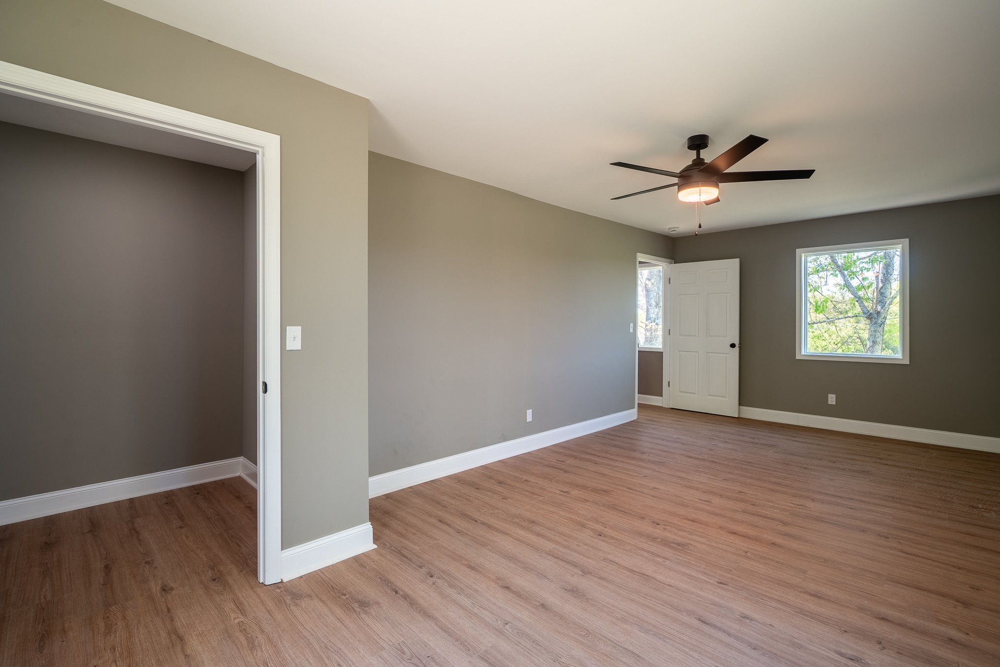 50 Kelton Rd Property Photo 22