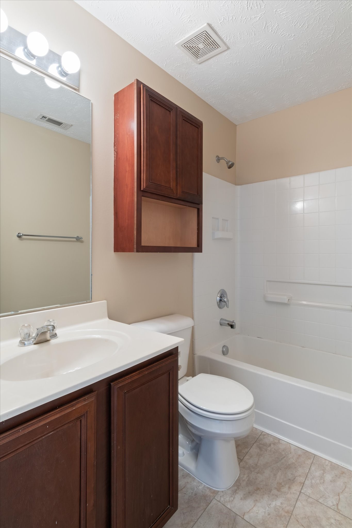 1126 Thorncrest Rd Property Photo 23