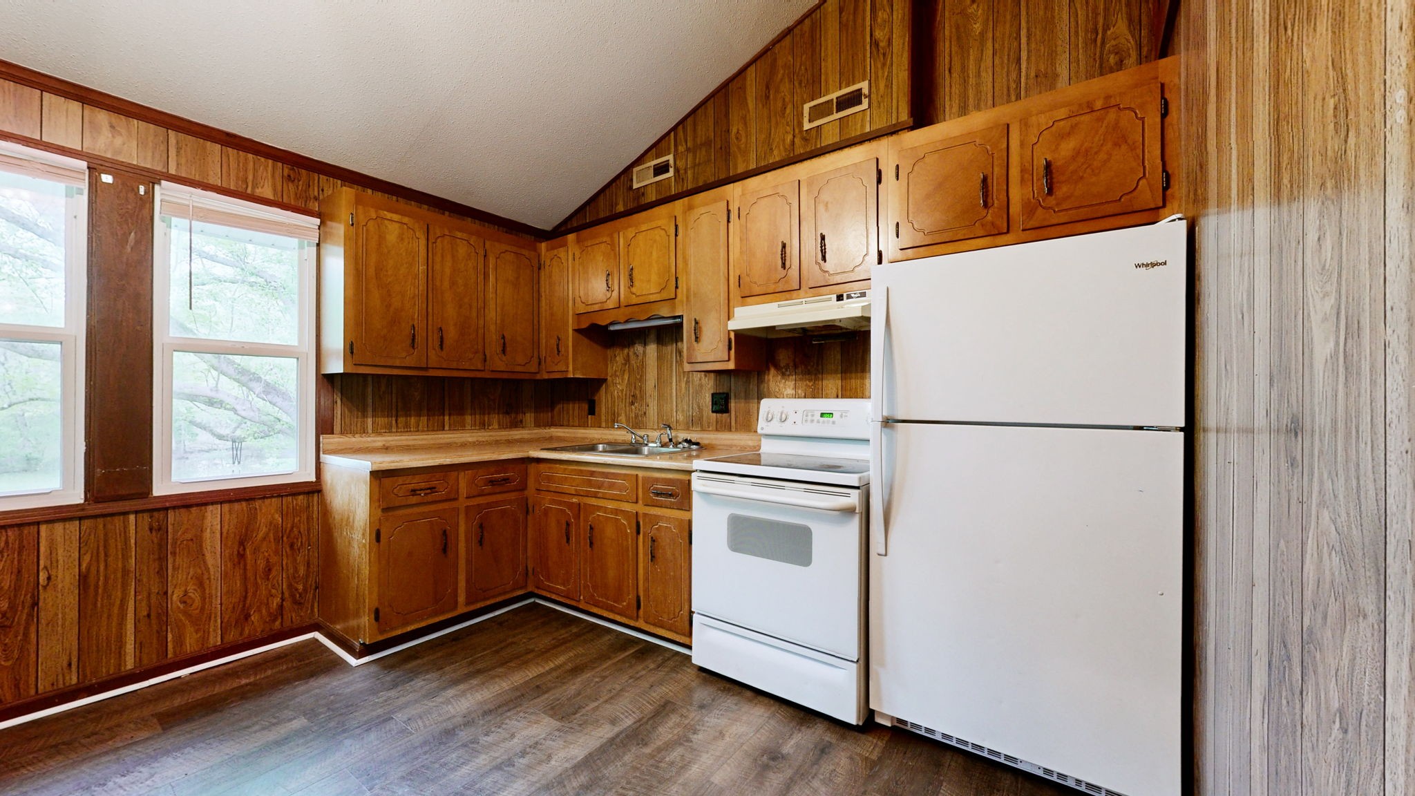 662 Briarwood Rd Property Photo 6