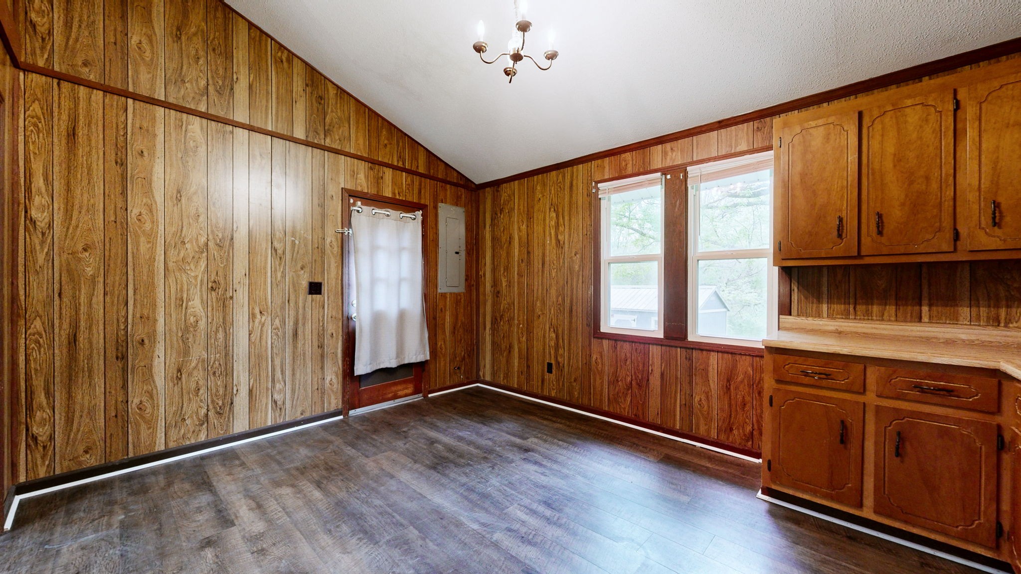 662 Briarwood Rd Property Photo 7