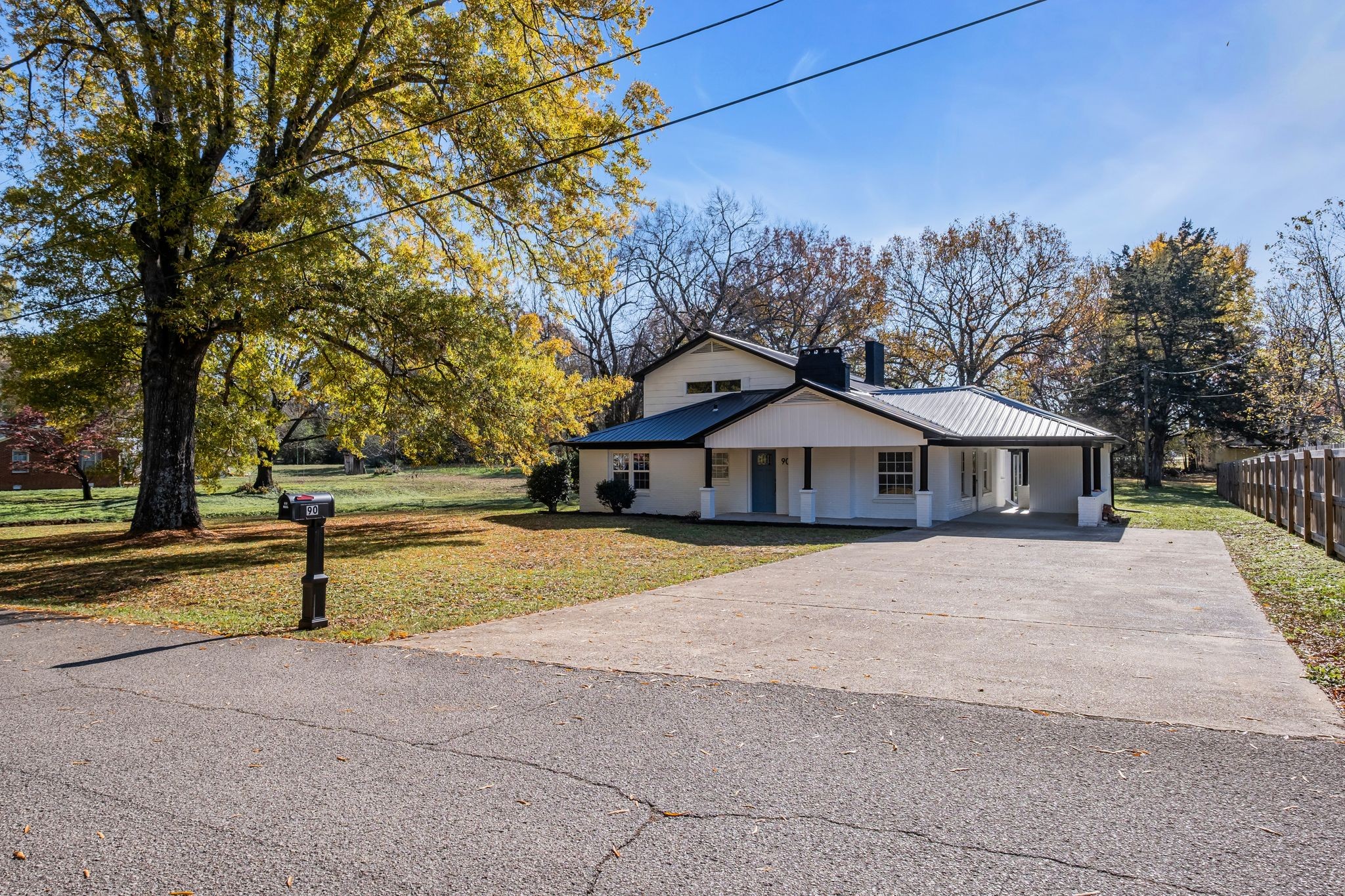 90 Shaw Ln Property Photo