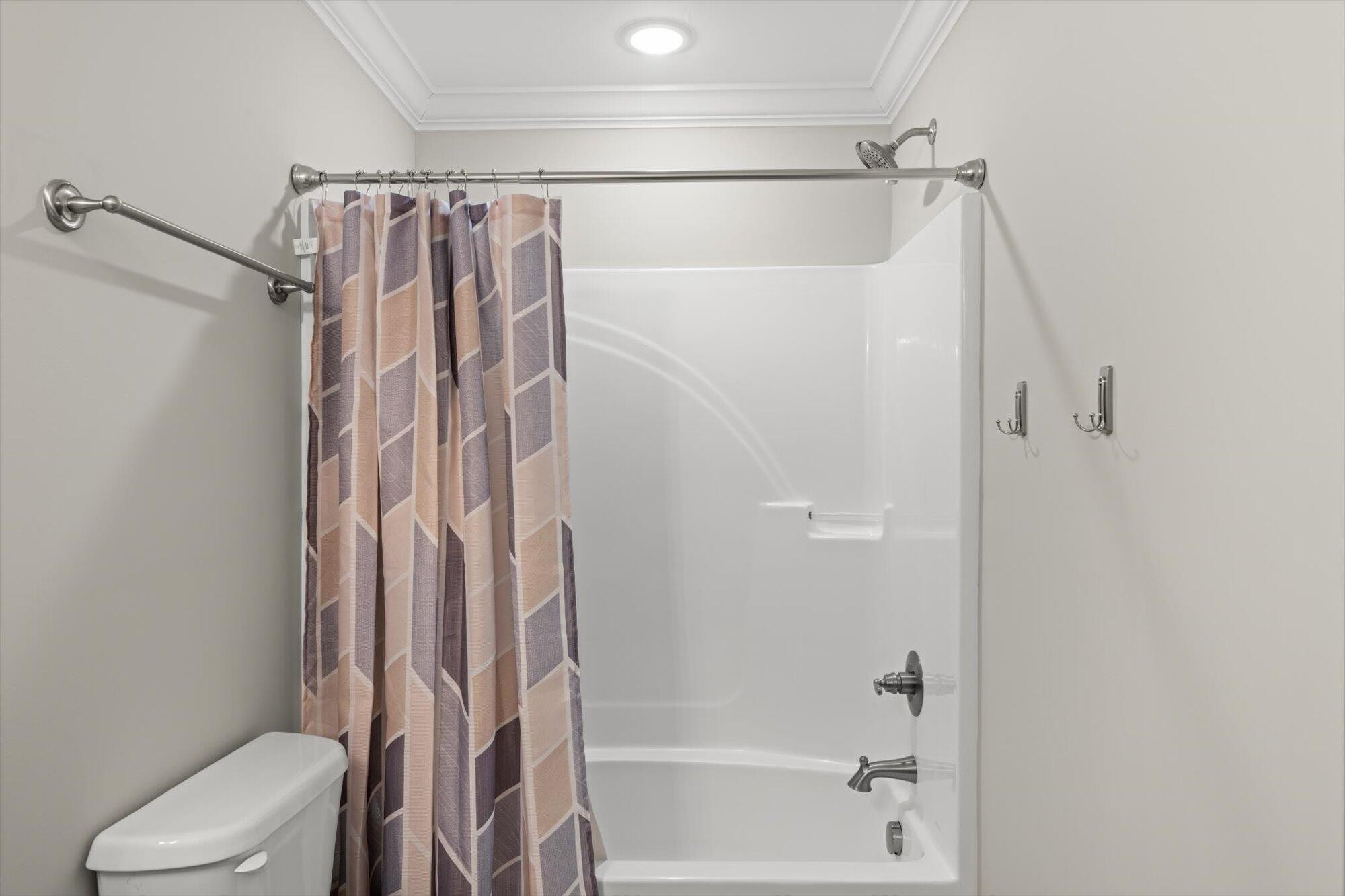 595 Bellingham Drive, Ne Property Photo 21