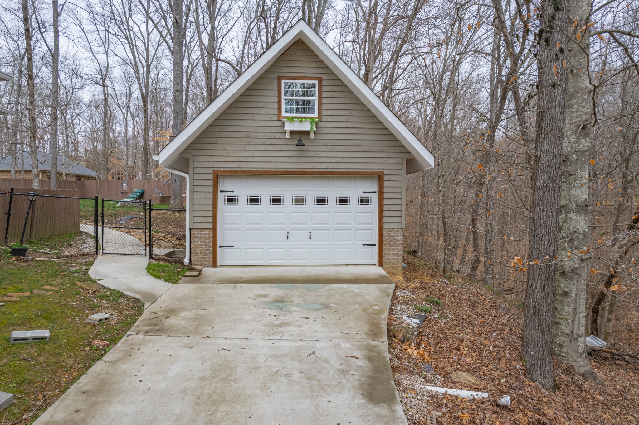 550 Laurel Crown Rd Property Photo 2