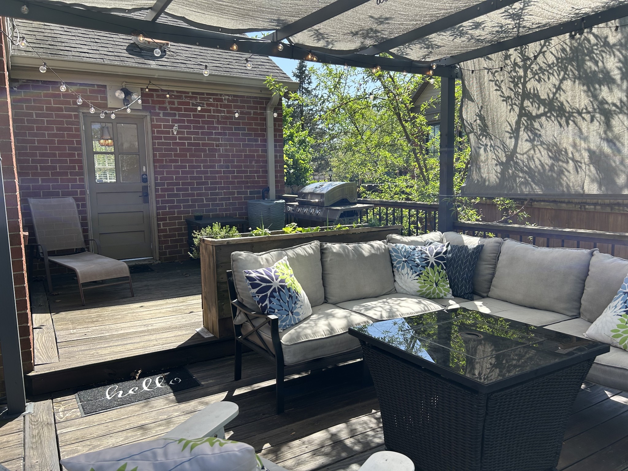 1004 Graybar Ln Property Photo 12