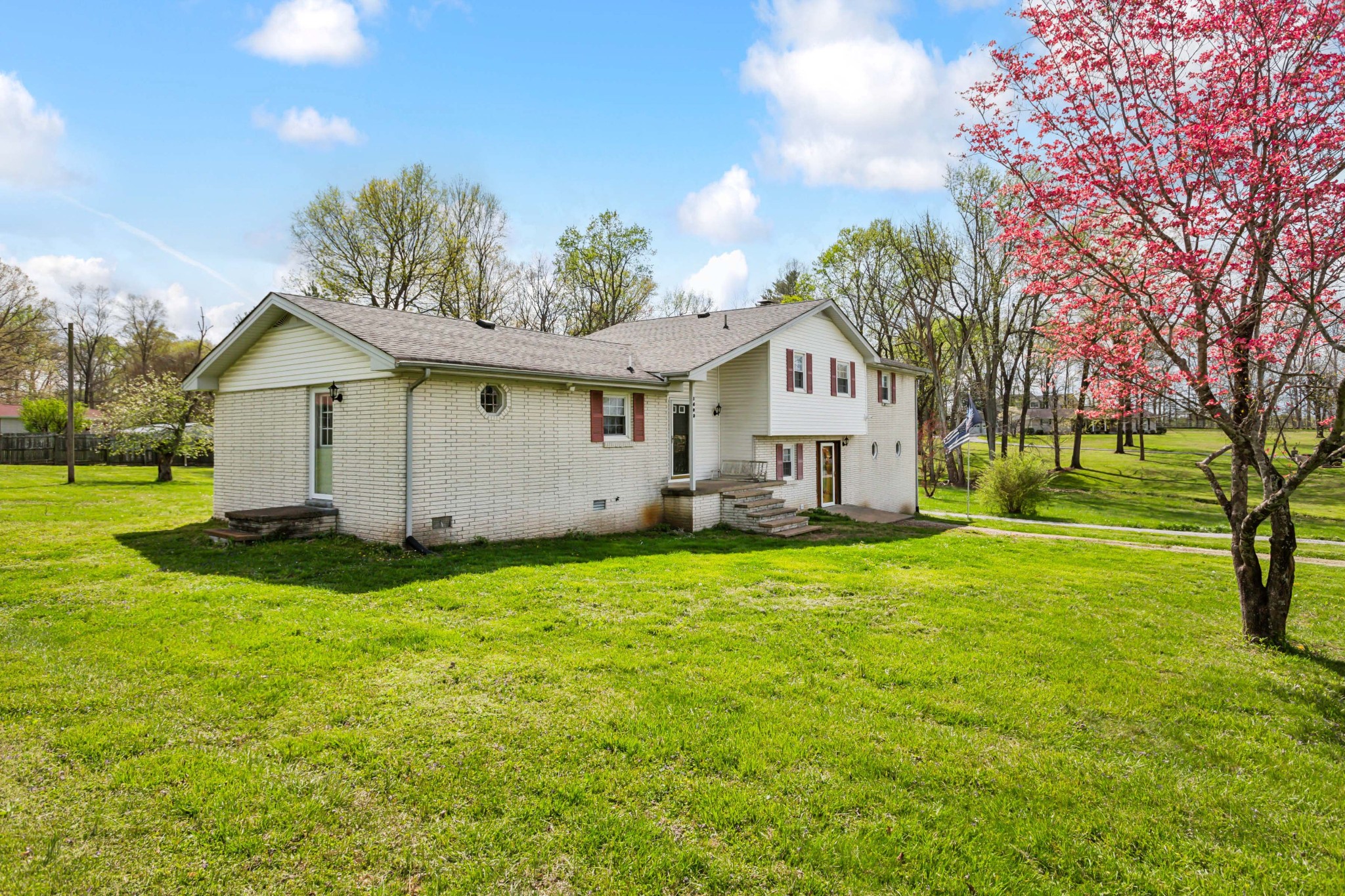 1403 Cardinal Dr Property Photo