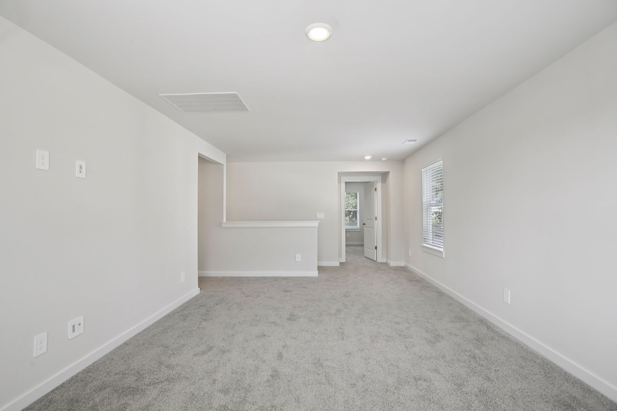 7257 Legacy Dr Property Photo 27