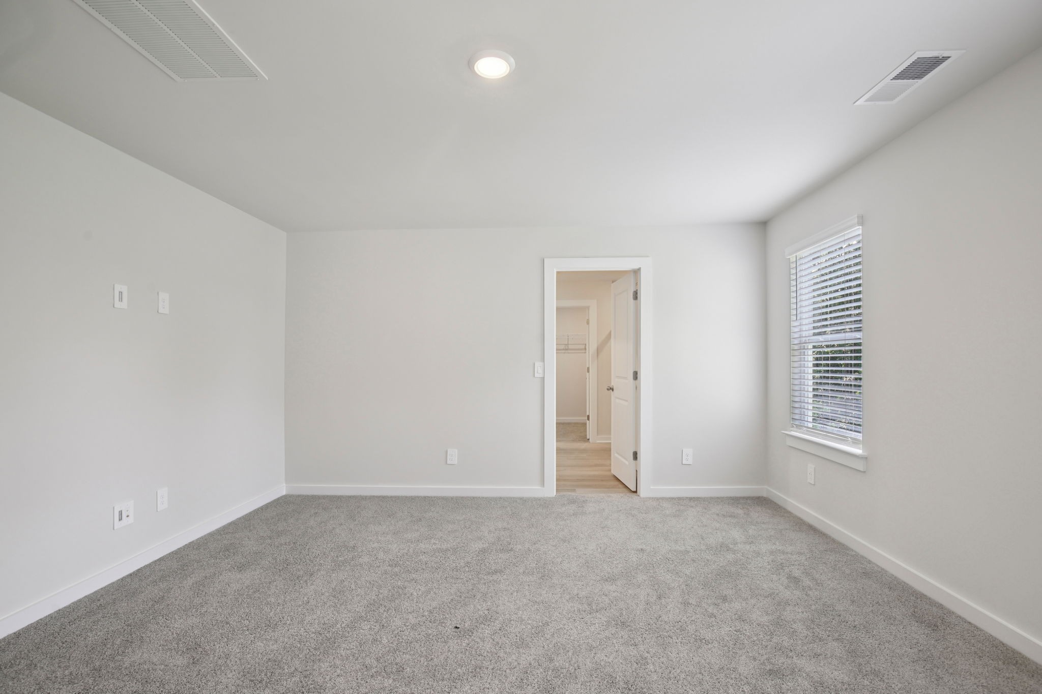 7257 Legacy Dr Property Photo 31