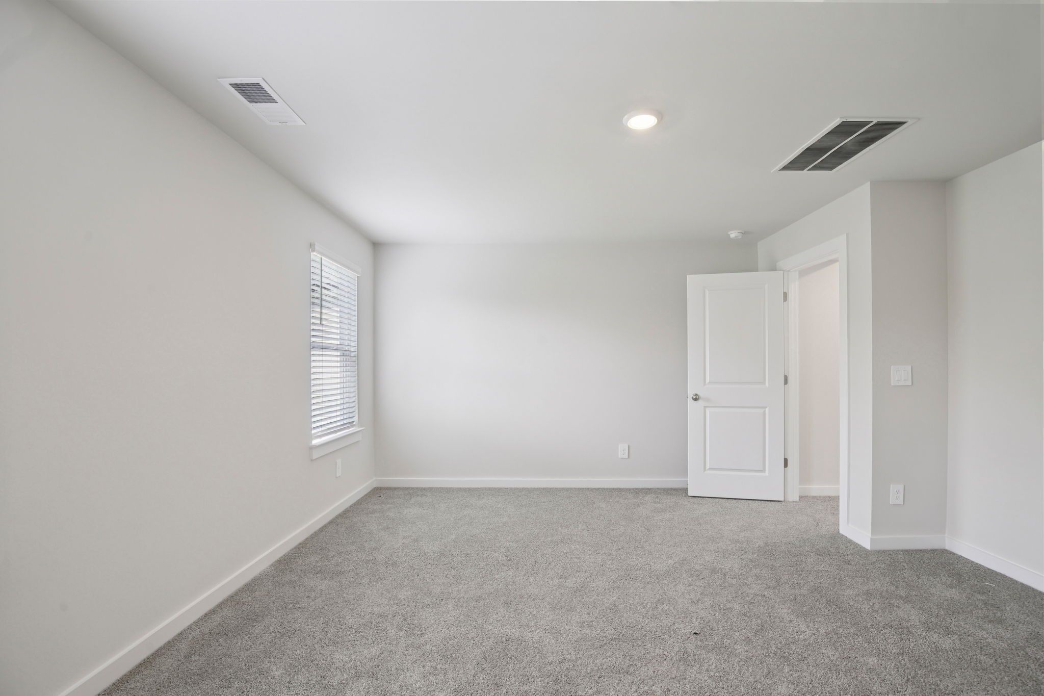 7257 Legacy Dr Property Photo 35