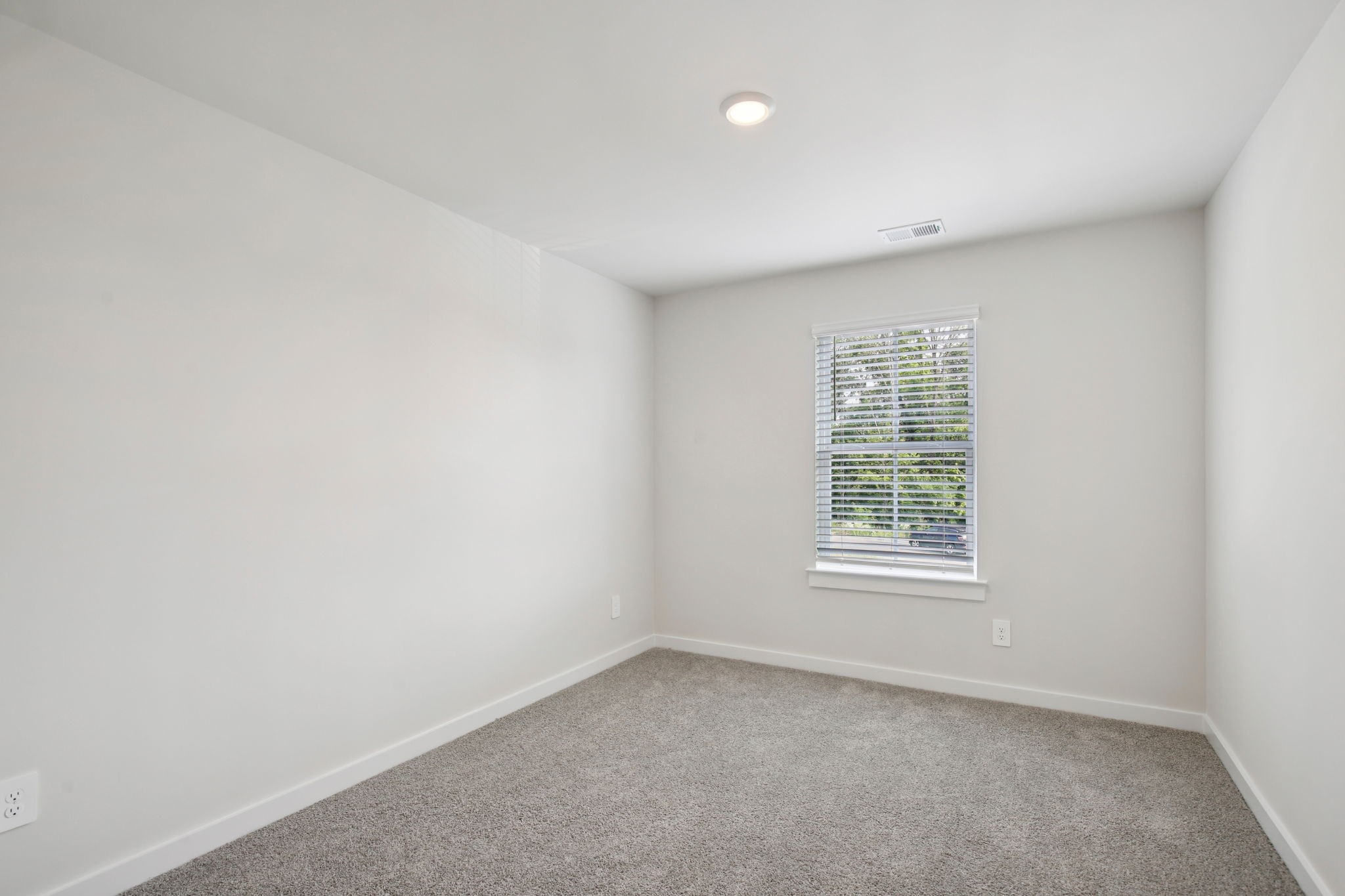7257 Legacy Dr Property Photo 39