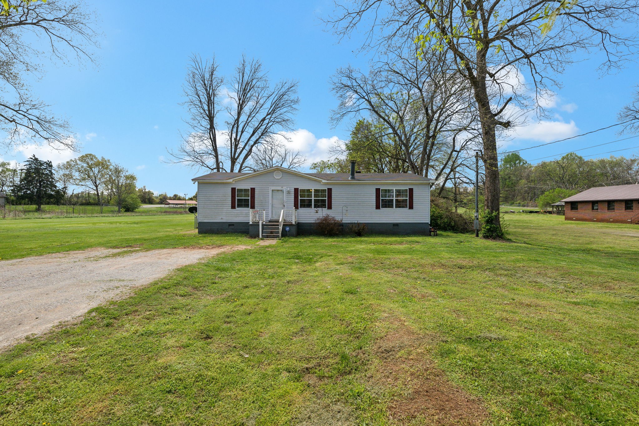 802 Old Cowan Rd Property Photo
