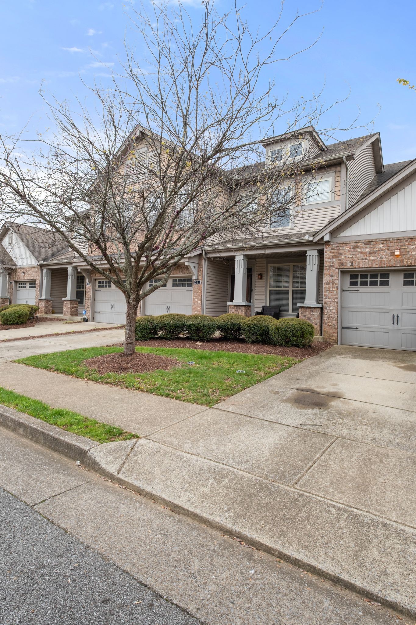 521 Griffin Cir Property Photo 3