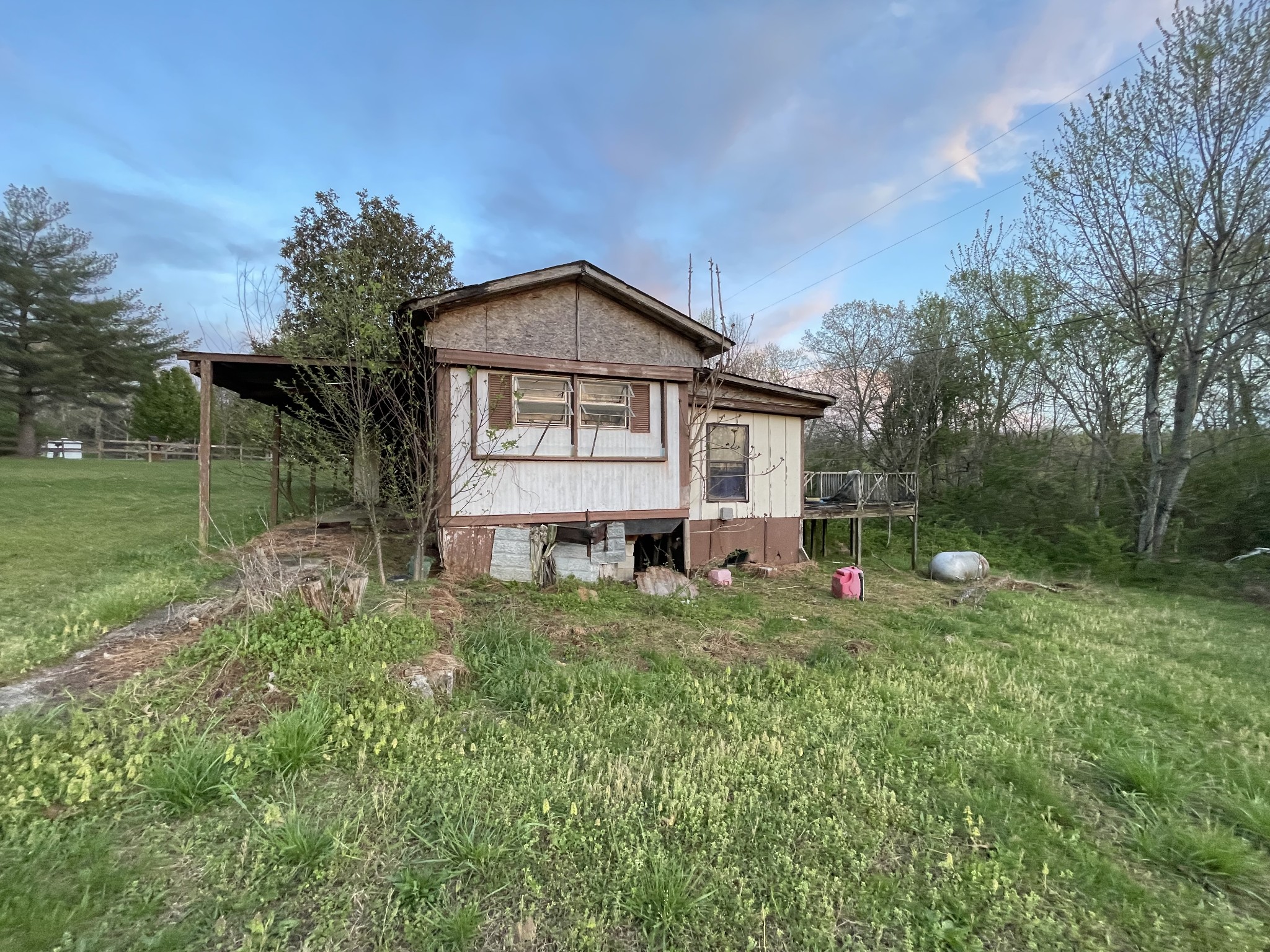 1328 Edmenson Rd Property Photo 5
