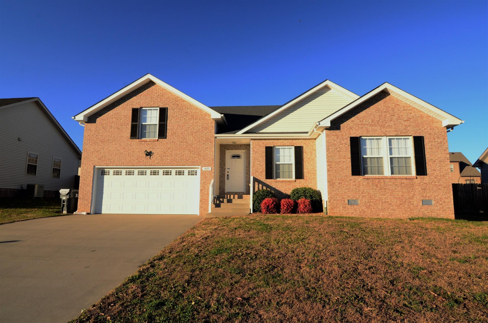 1525 Apache Way Property Photo 1