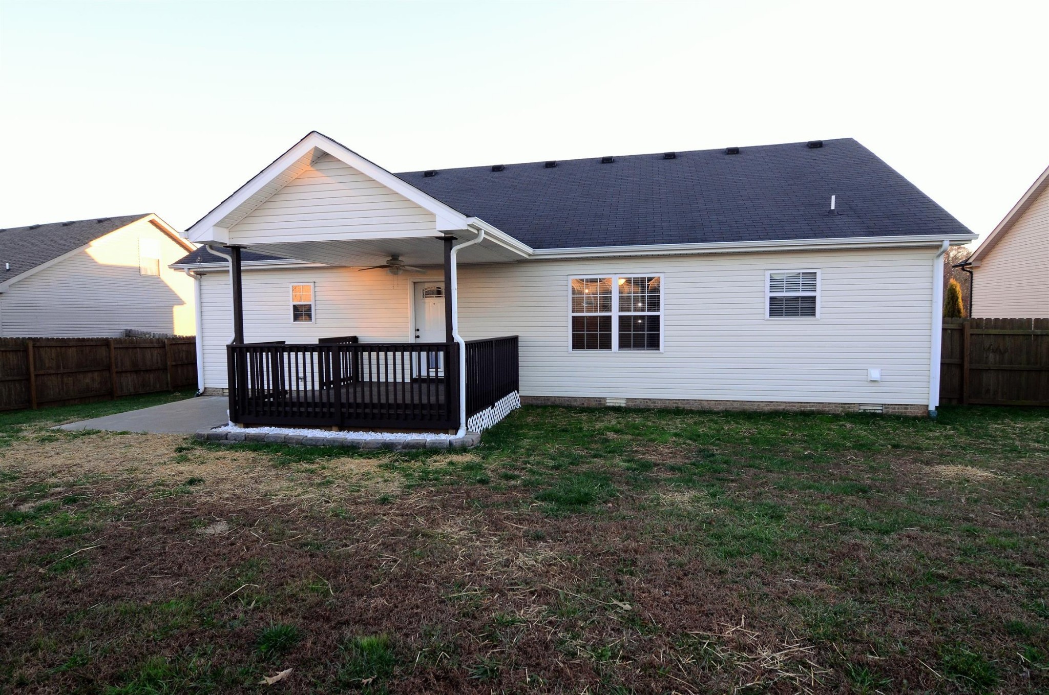 1525 Apache Way Property Photo 2
