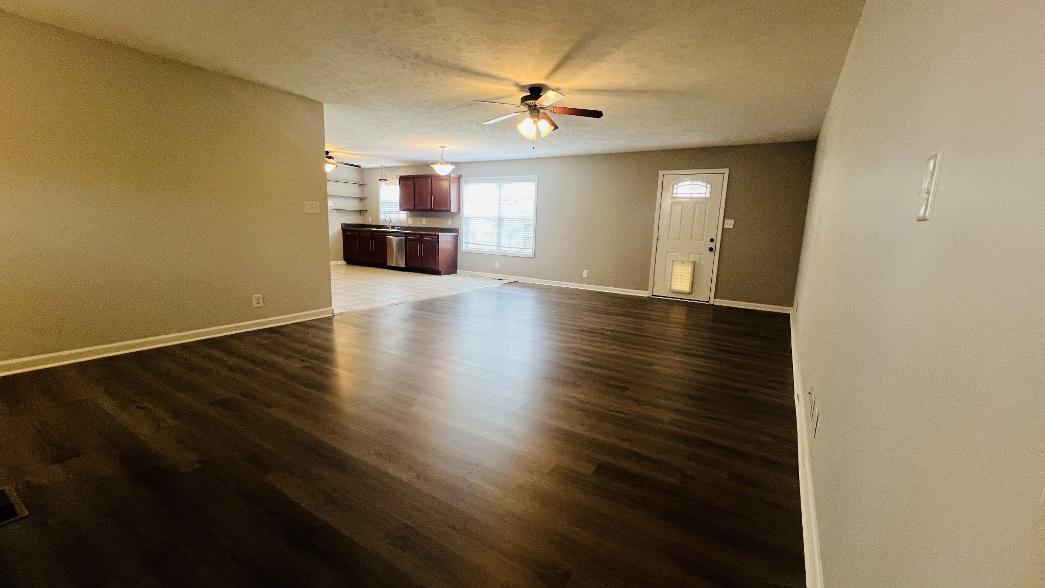1525 Apache Way Property Photo 4
