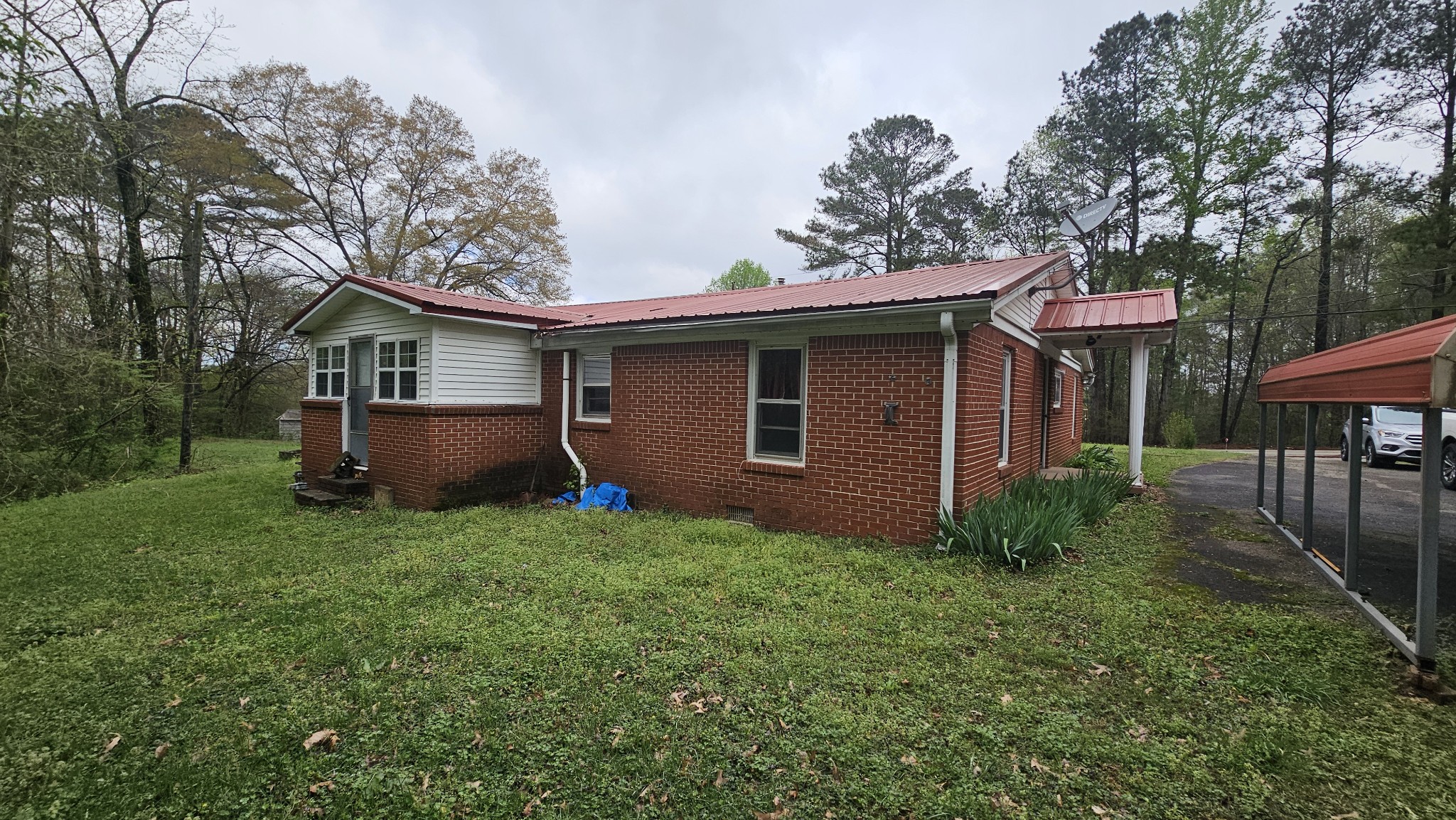 950 Pope Rd Property Photo 3